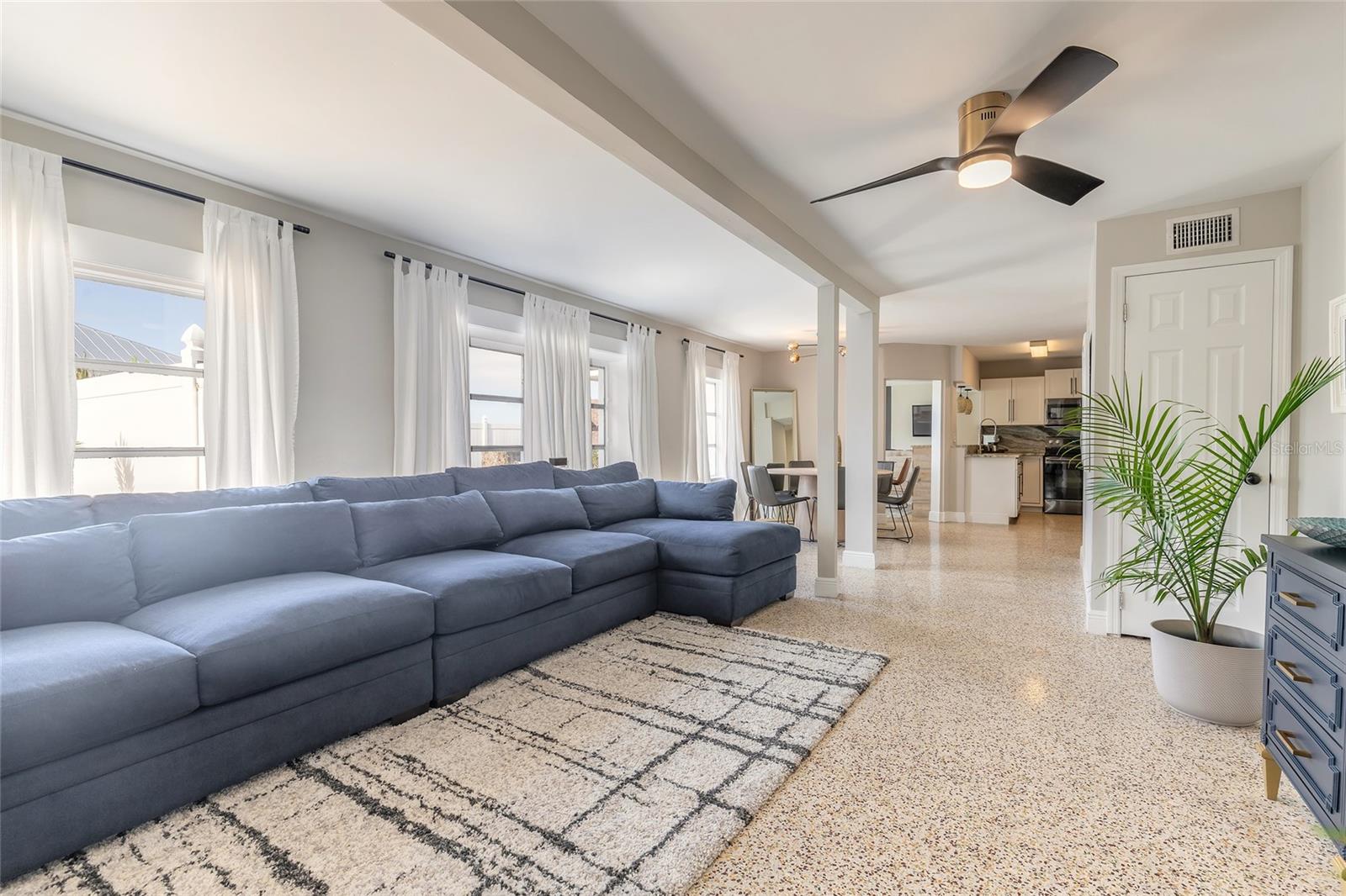 Image 8 of 46 For 2900 Peninsula Drive