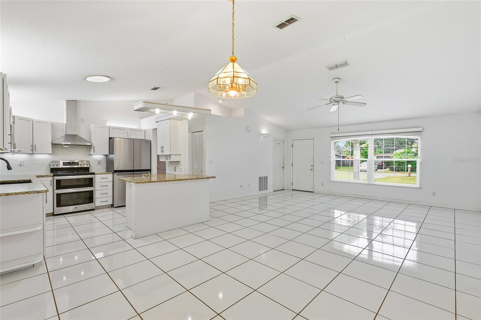 Image 11 of 65 For 716 Francis Avenue