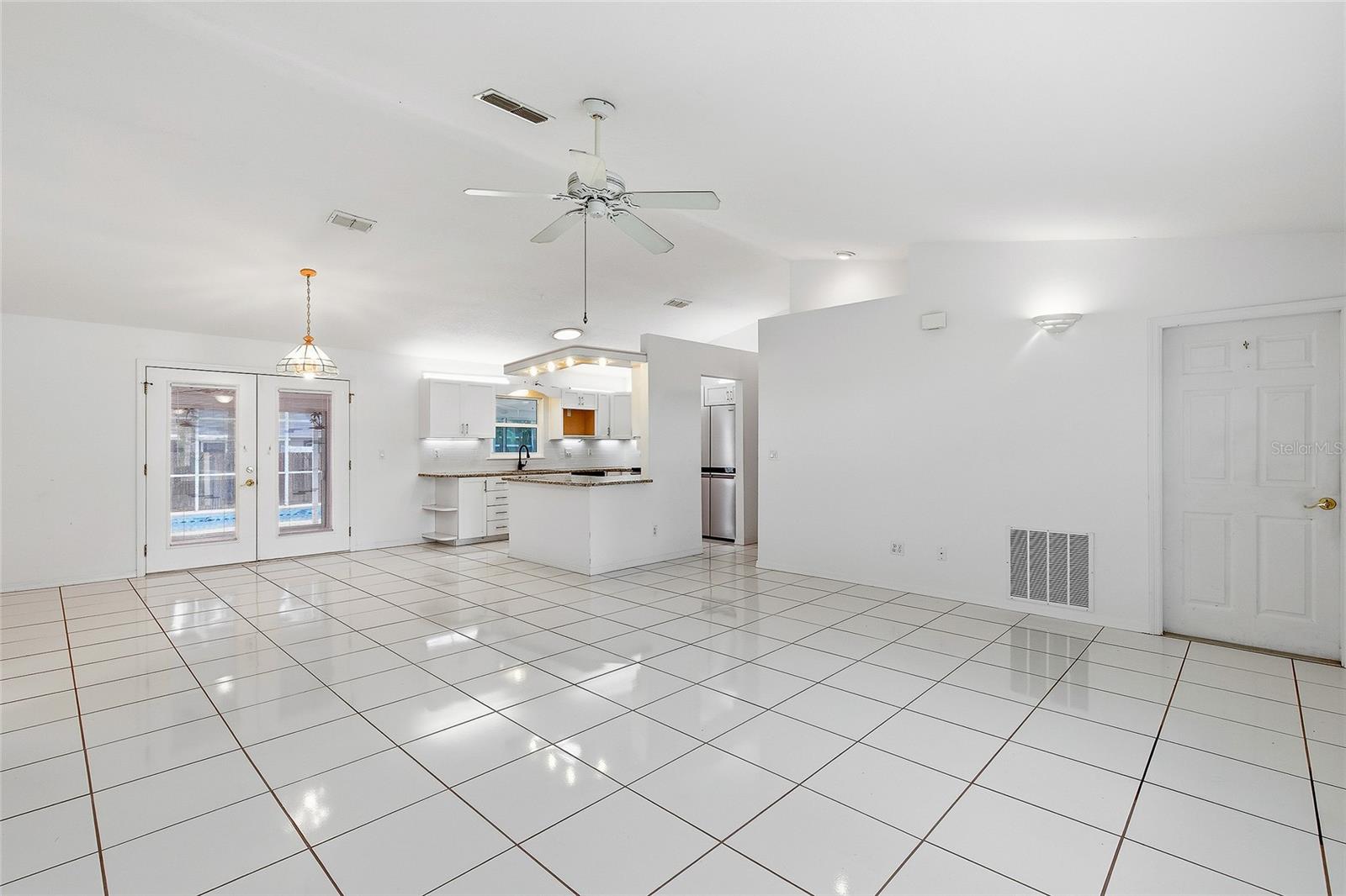 Image 16 of 65 For 716 Francis Avenue