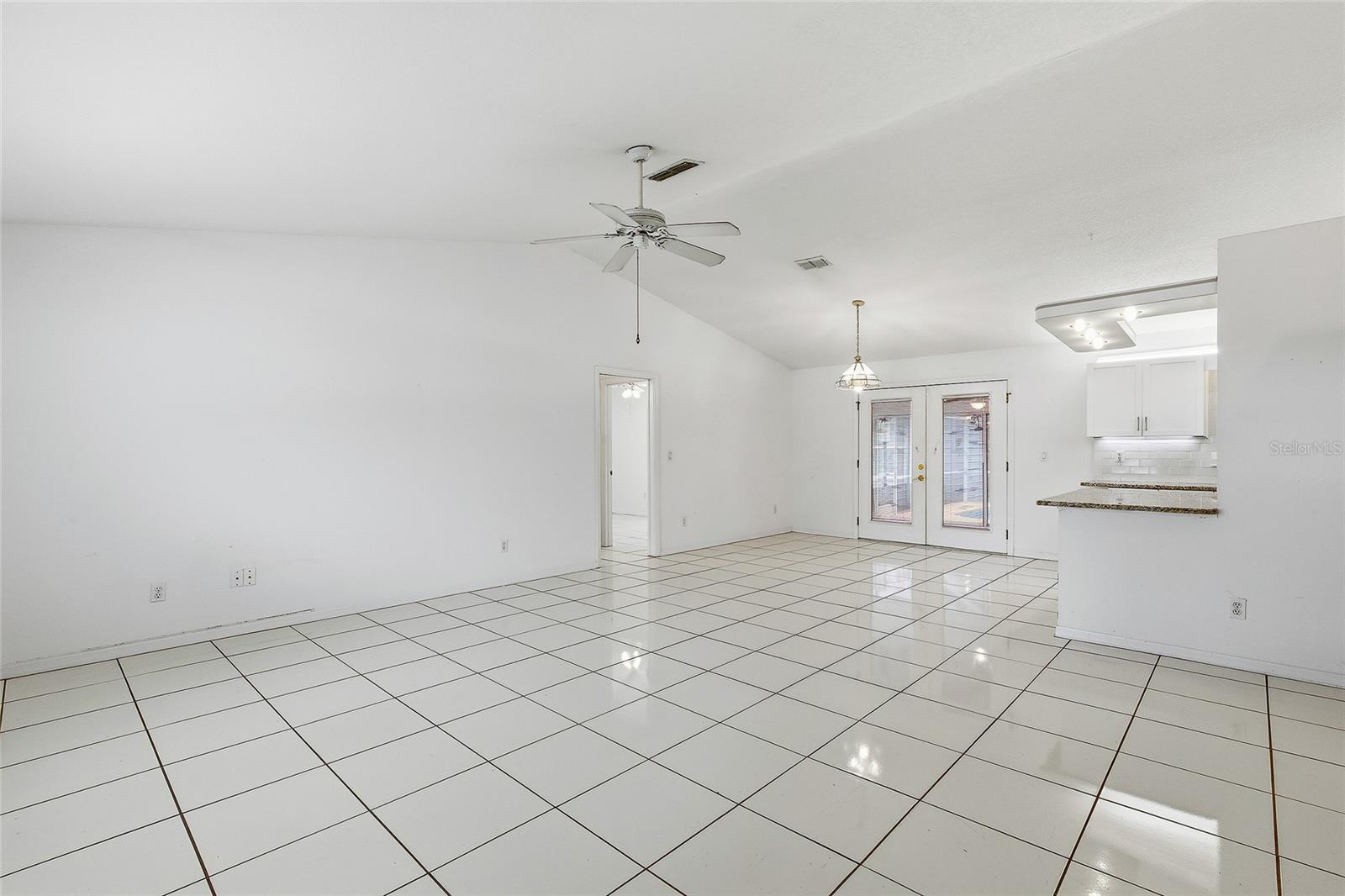 Image 17 of 65 For 716 Francis Avenue