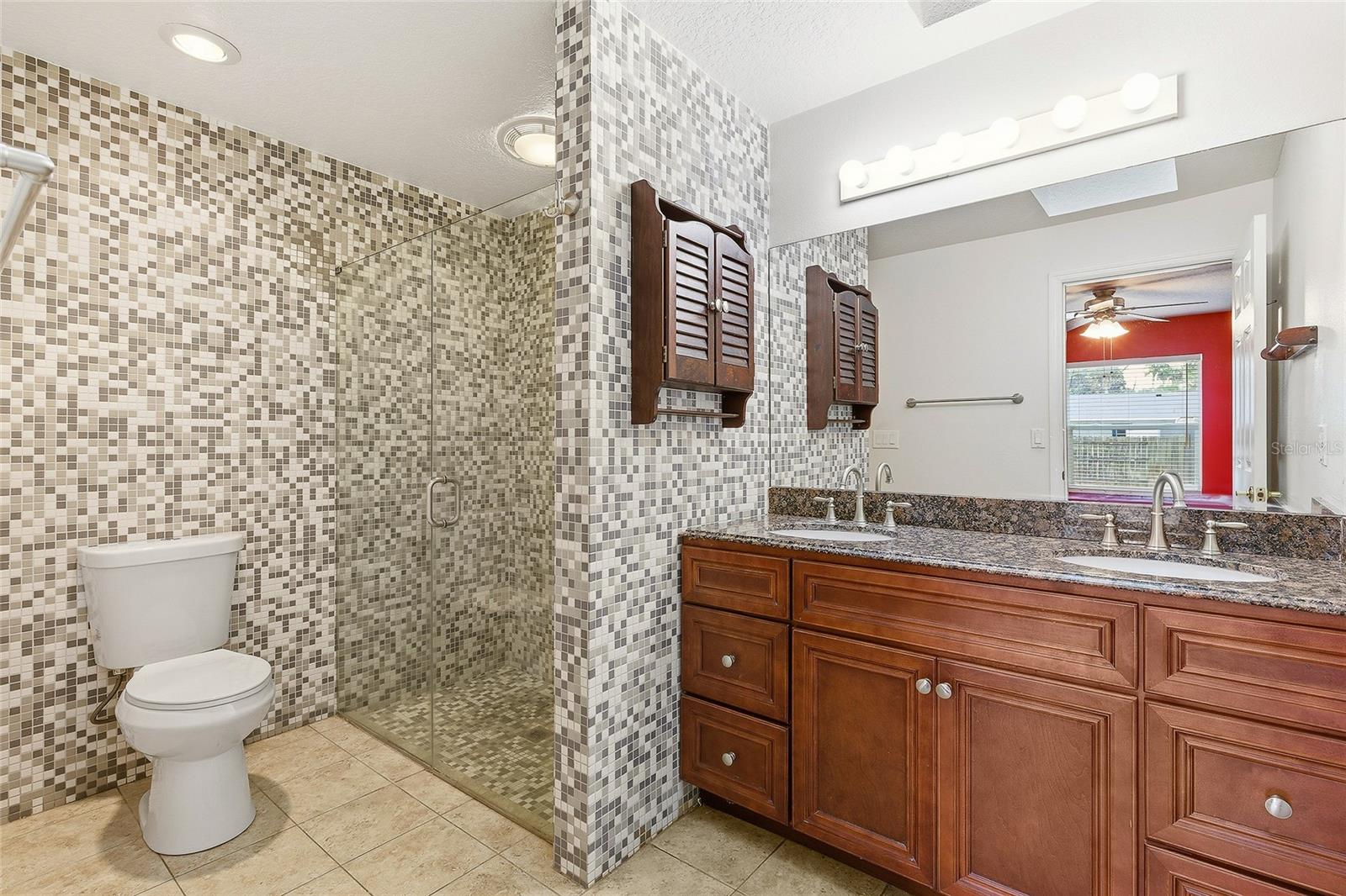 Image 21 of 65 For 716 Francis Avenue