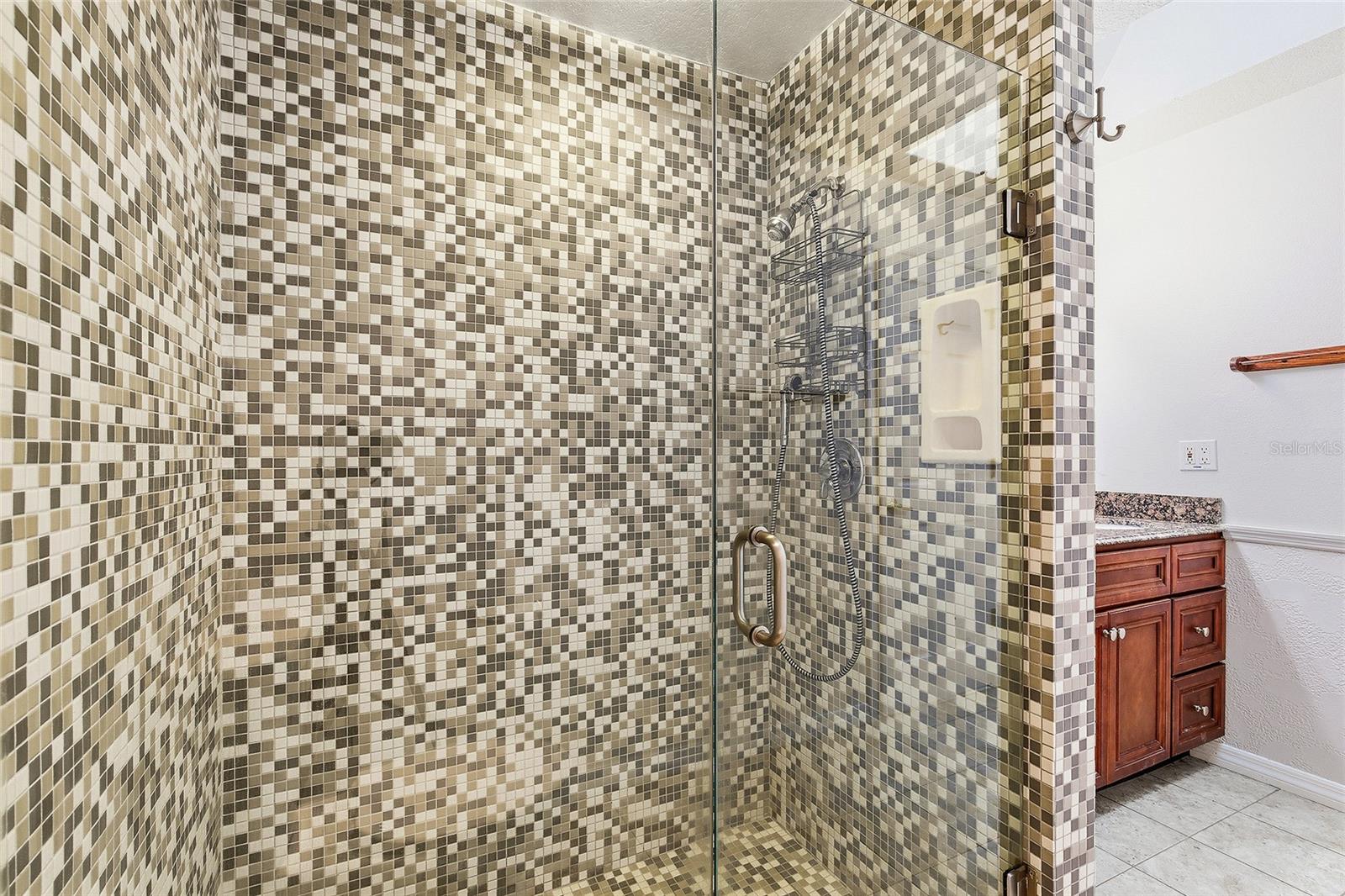 Image 22 of 65 For 716 Francis Avenue