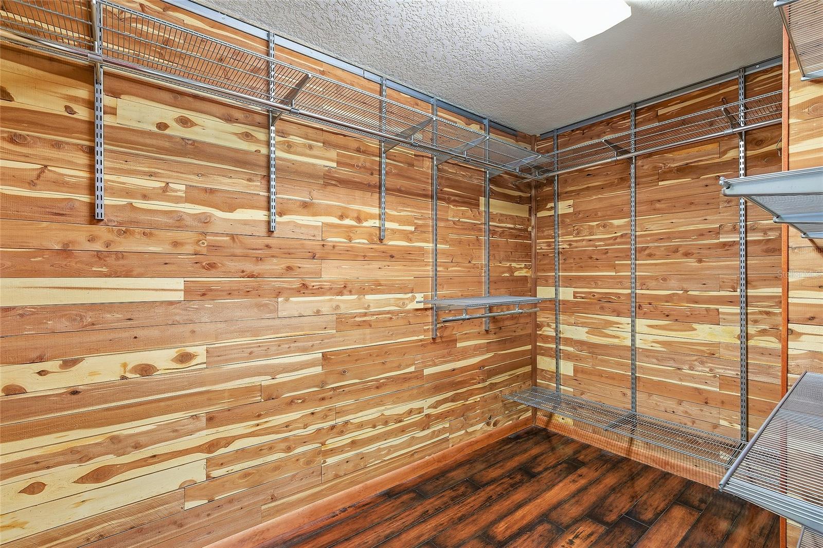 Image 23 of 65 For 716 Francis Avenue