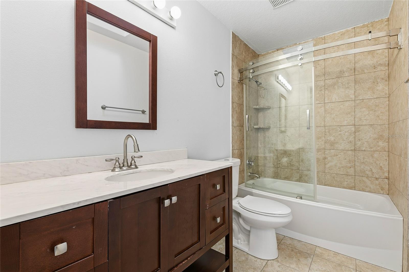 Image 24 of 65 For 716 Francis Avenue