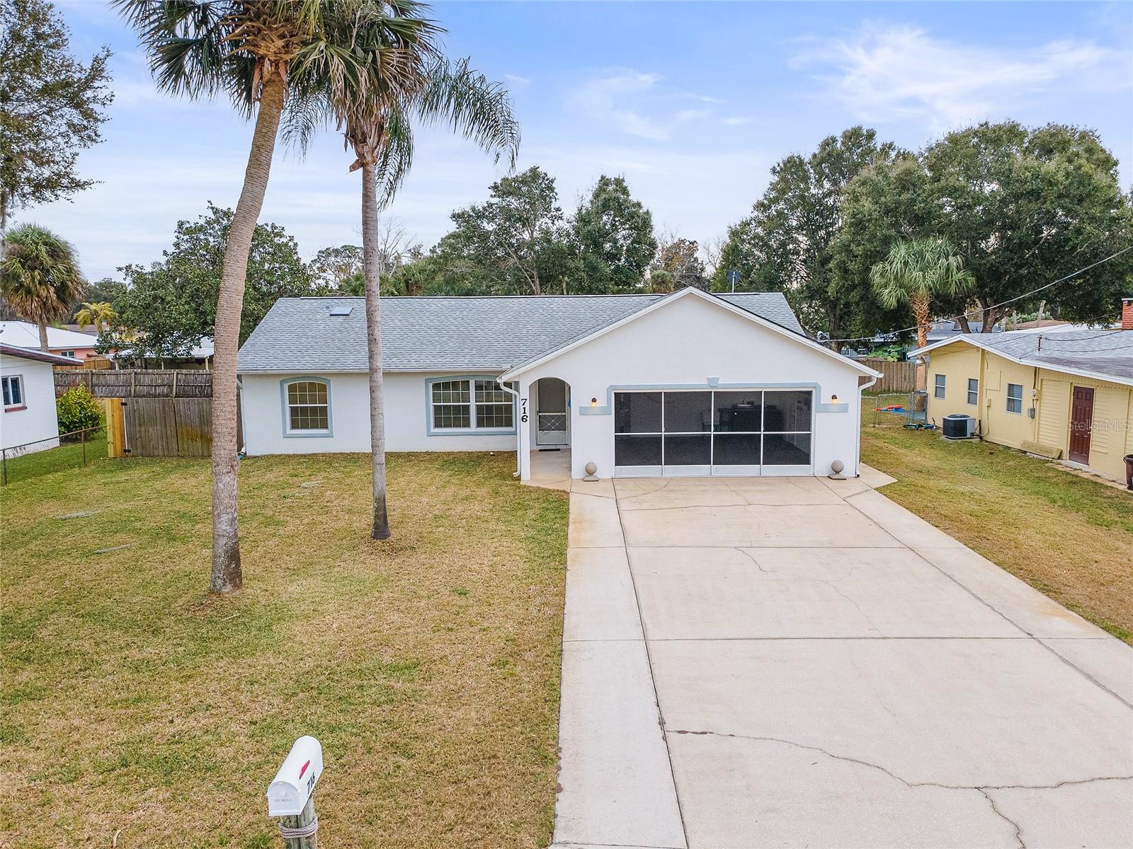 Image 4 of 65 For 716 Francis Avenue