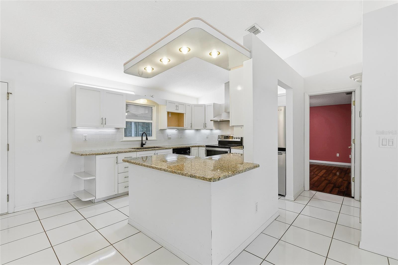 Image 9 of 65 For 716 Francis Avenue