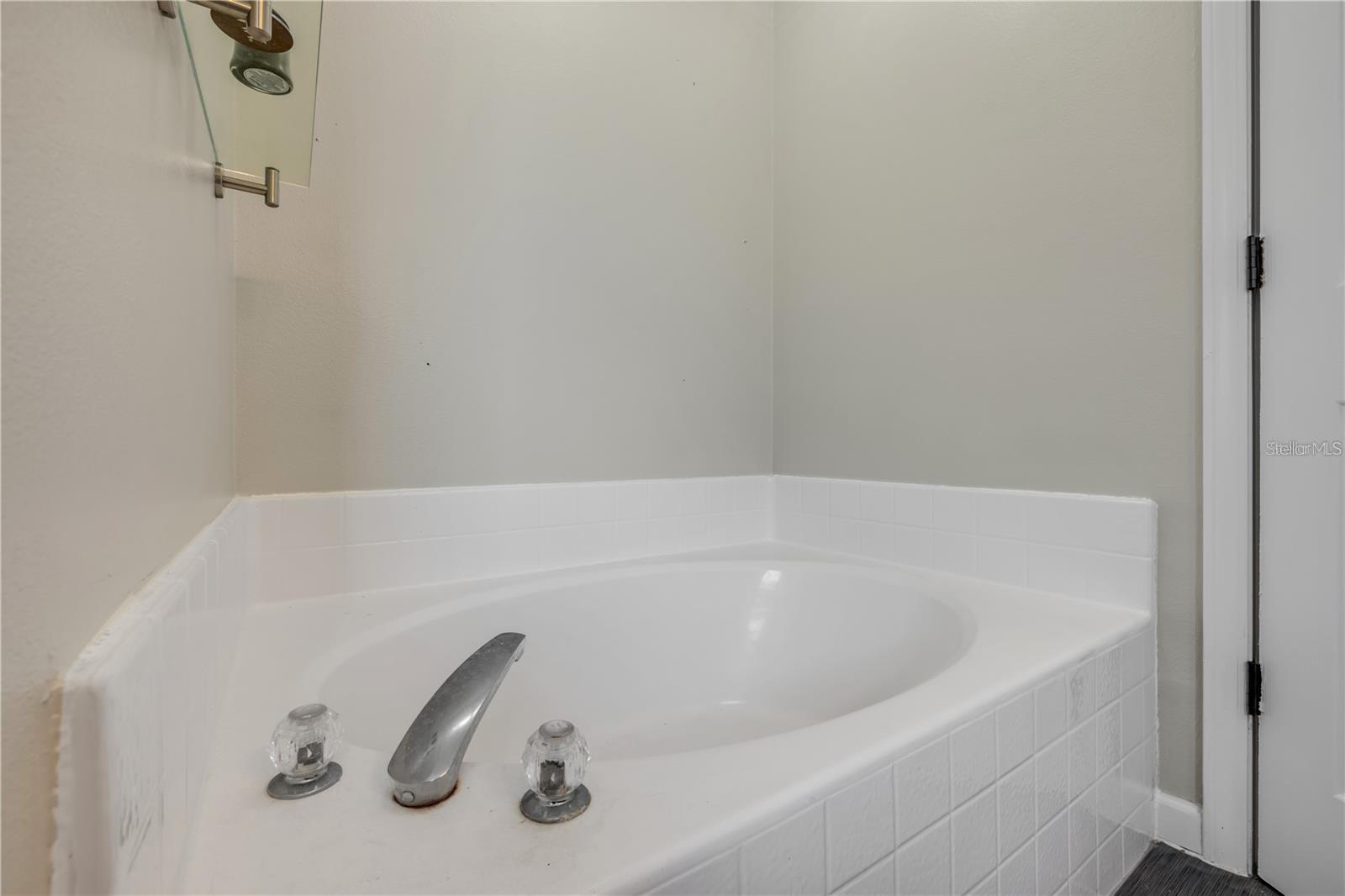 Image 5 of 24 For 2713 Needle Palm Drive