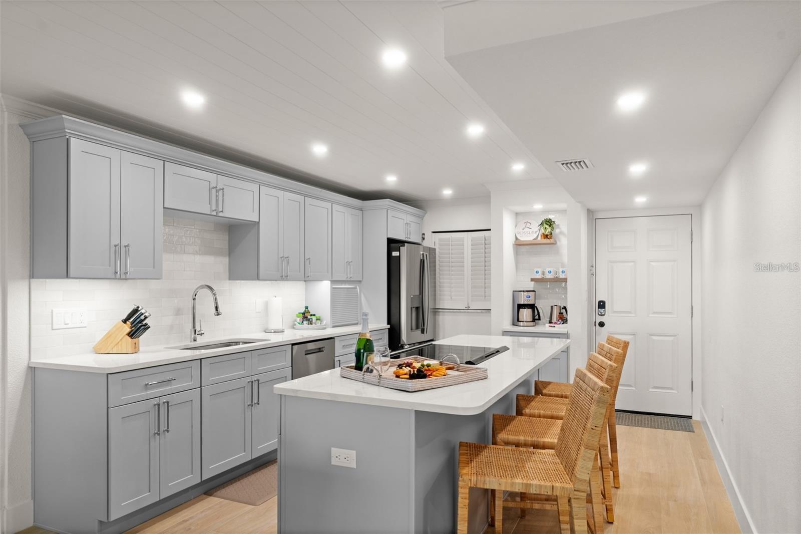 Image 2 of 44 For 4201 Atlantic Avenue 510