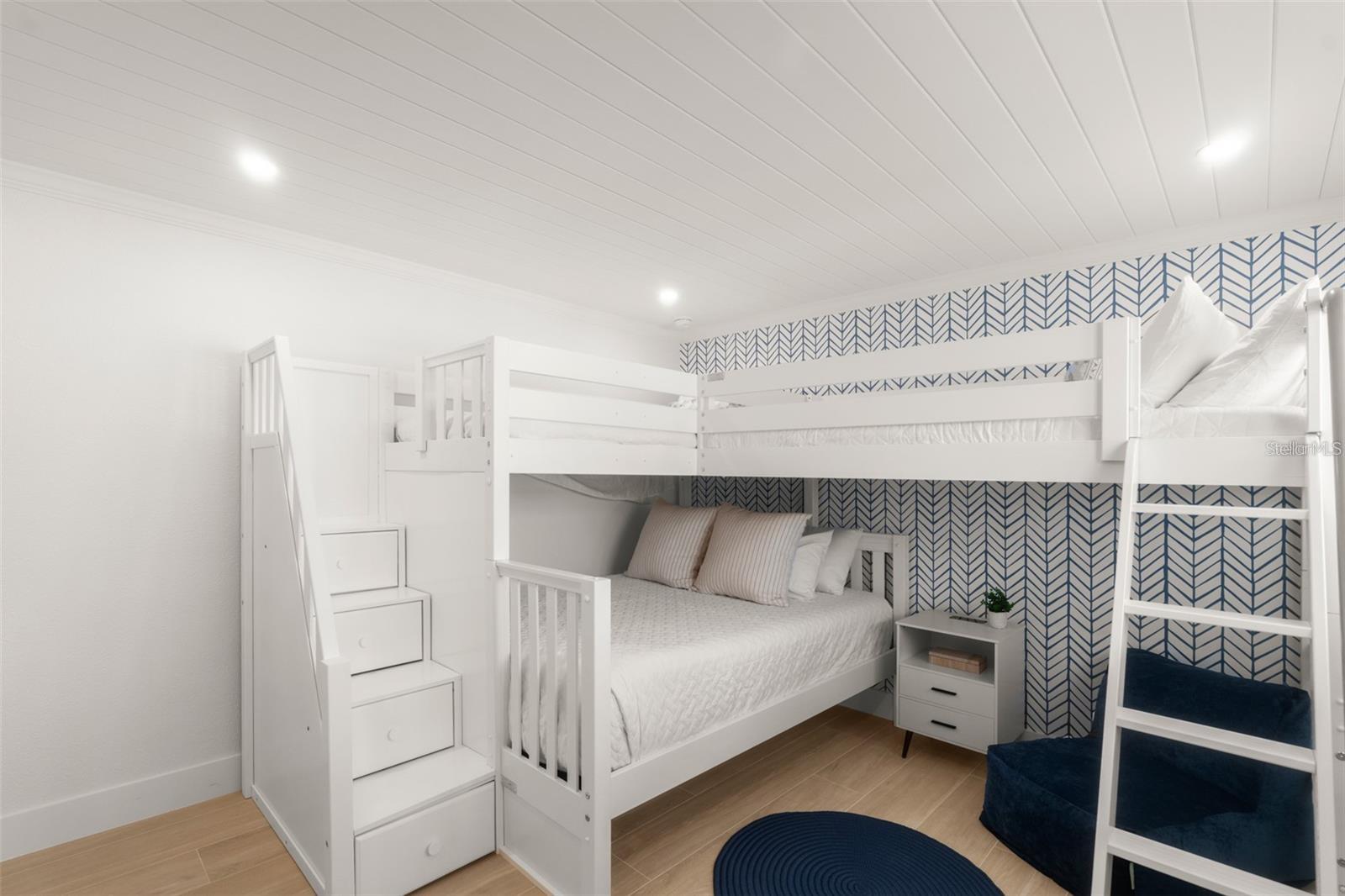 Image 31 of 44 For 4201 Atlantic Avenue 510