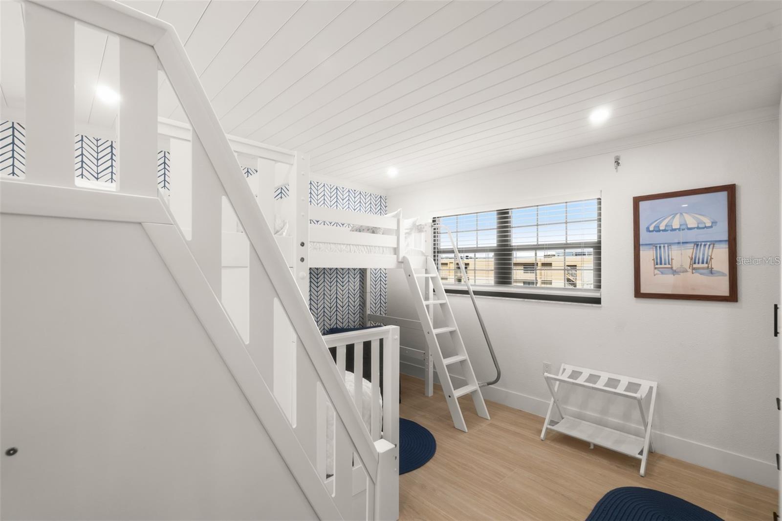 Image 34 of 44 For 4201 Atlantic Avenue 510