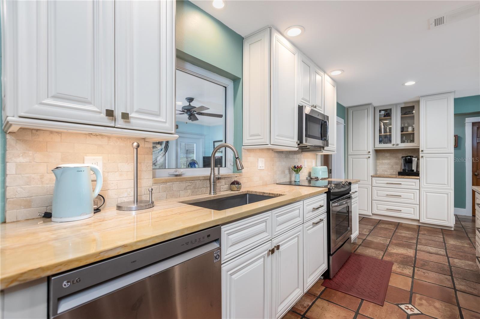 Image 14 of 36 For 1421 Beacon Street