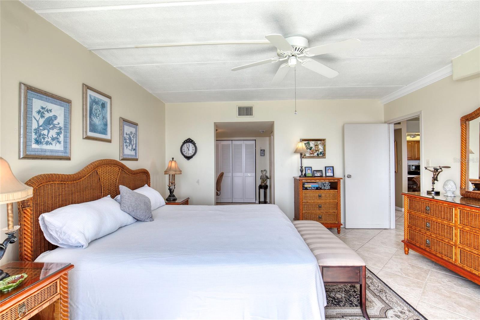 Image 14 of 43 For 3601 Atlantic Avenue 501