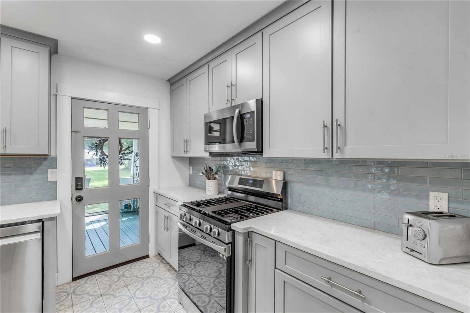 Image 14 of 69 For 405 Magnolia Street