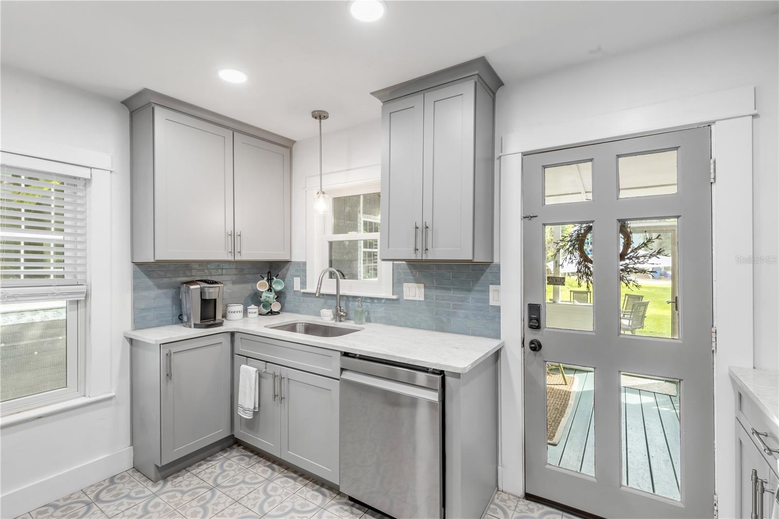 Image 15 of 69 For 405 Magnolia Street