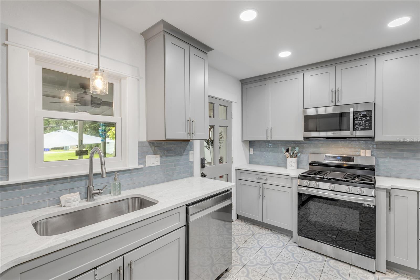 Image 17 of 69 For 405 Magnolia Street