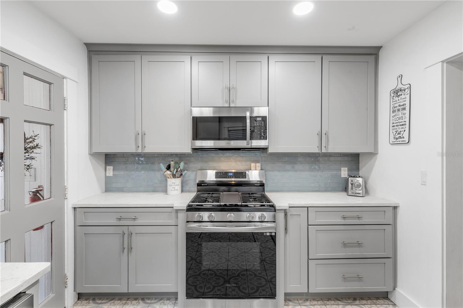 Image 18 of 69 For 405 Magnolia Street