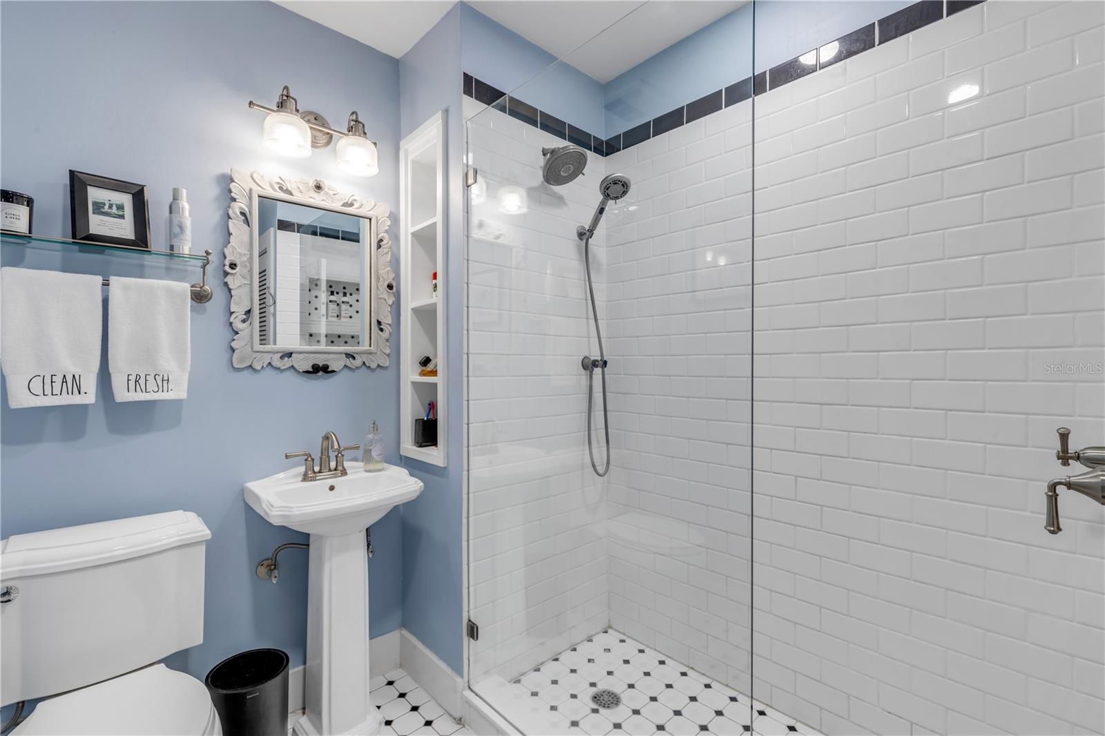 Image 23 of 69 For 405 Magnolia Street