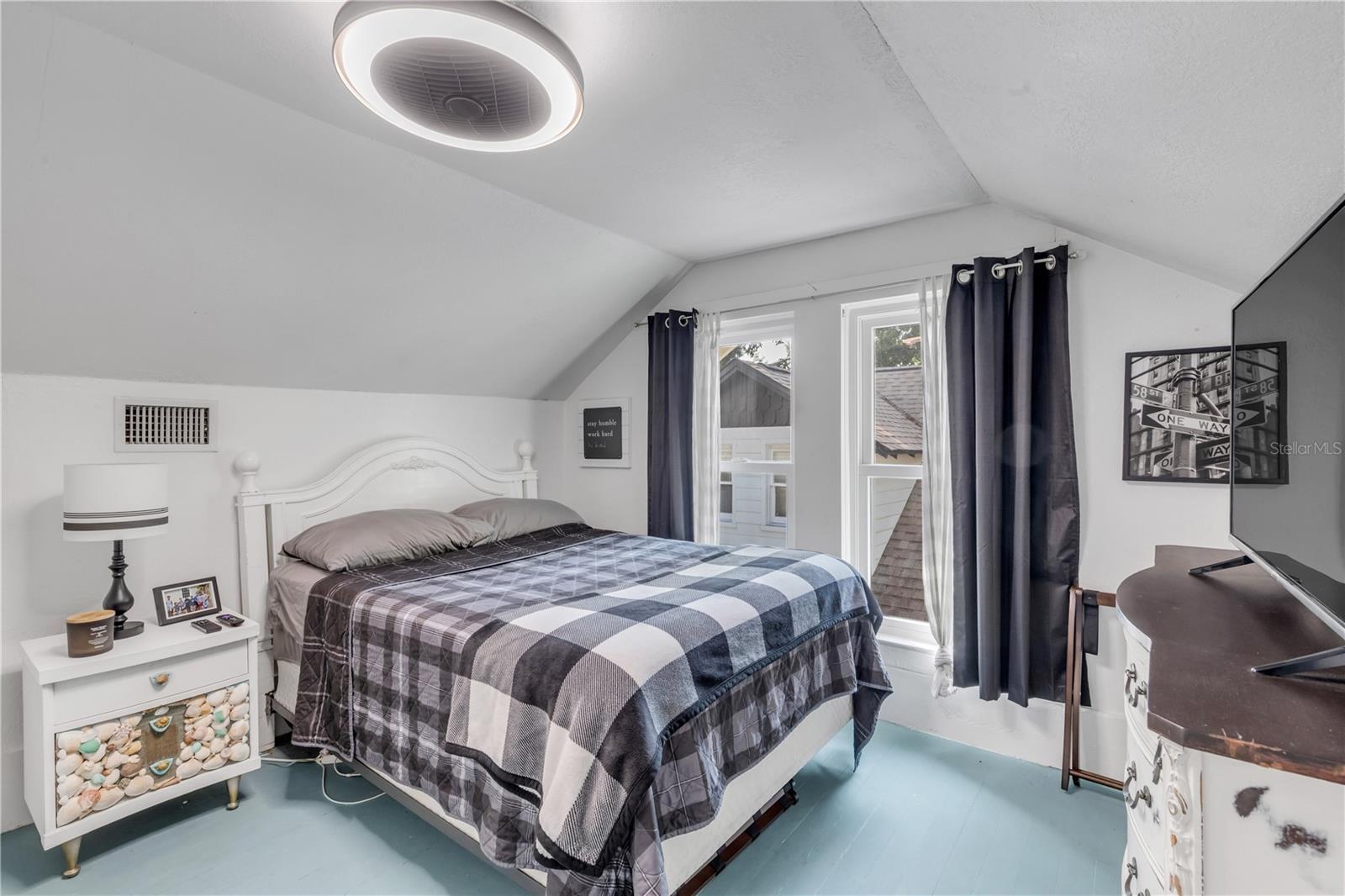 Image 30 of 69 For 405 Magnolia Street