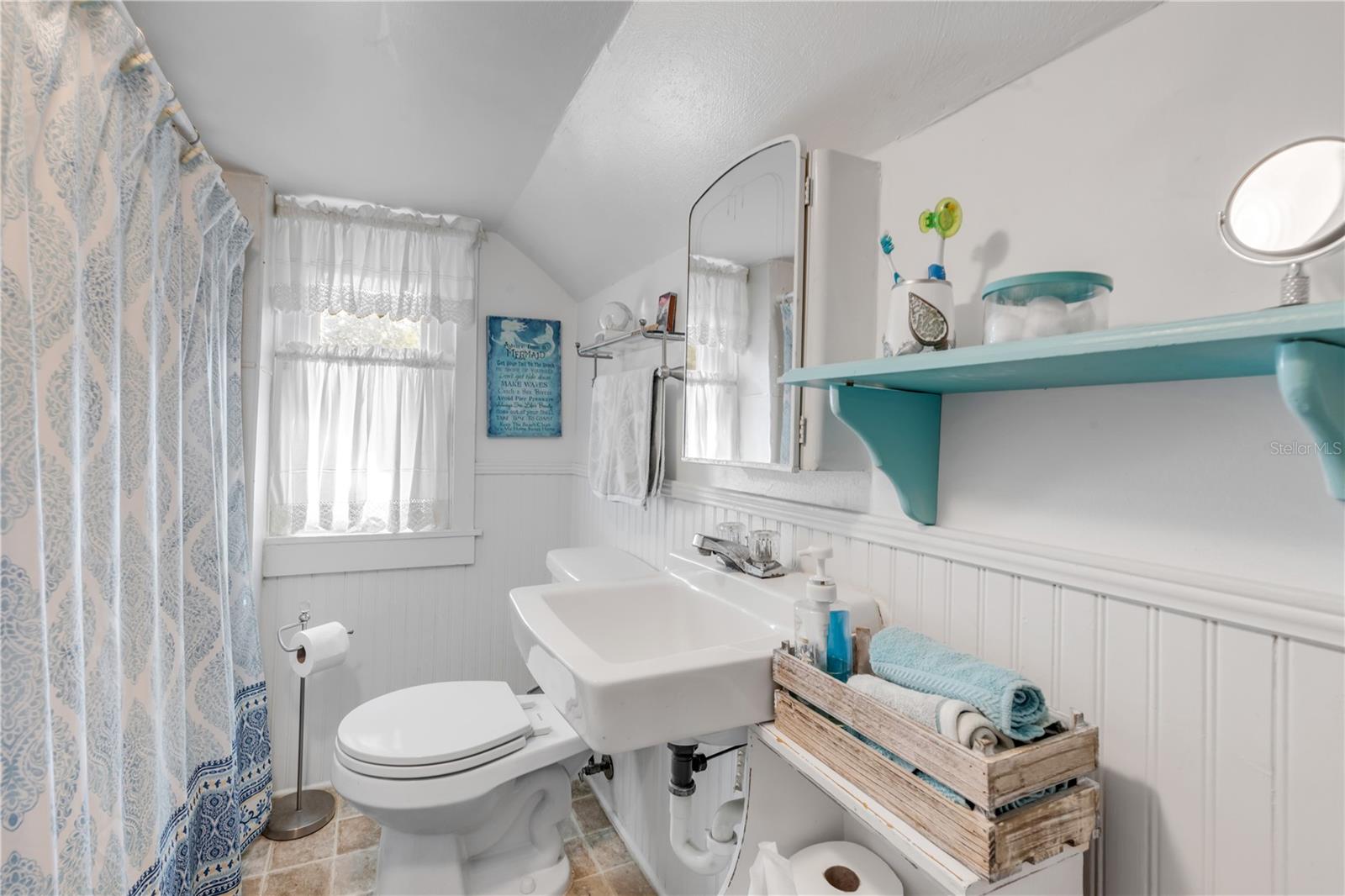 Image 35 of 69 For 405 Magnolia Street