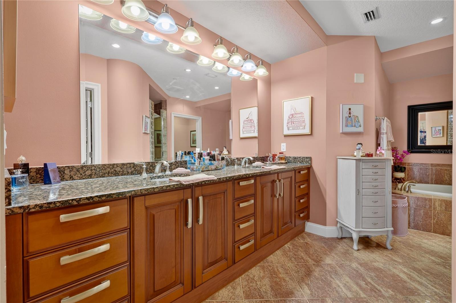 Image 26 of 50 For 3245 Atlantic Avenue 1002