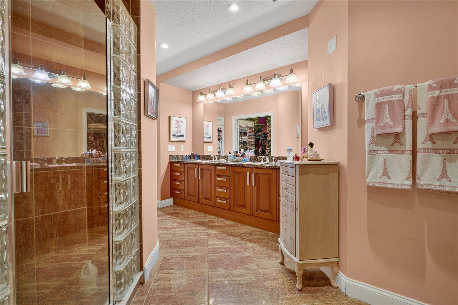 Image 28 of 50 For 3245 Atlantic Avenue 1002