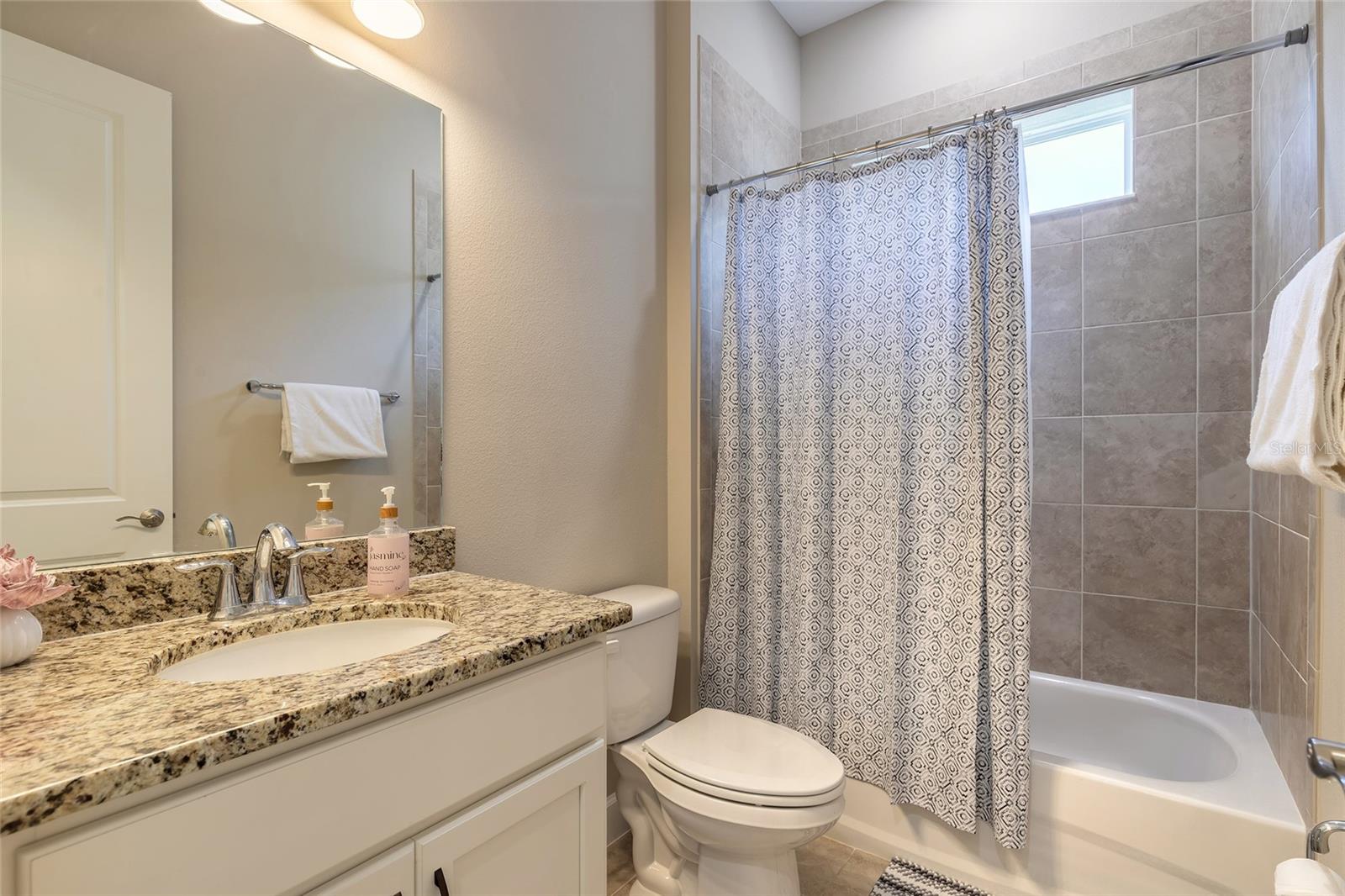 Image 13 of 52 For 31 Riverwalk Drive