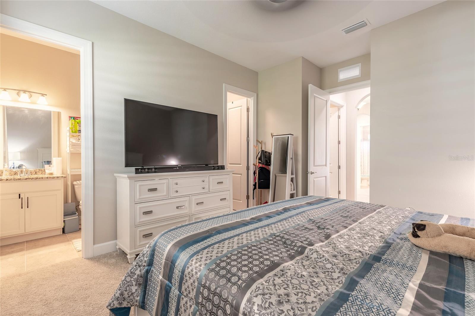 Image 17 of 52 For 31 Riverwalk Drive