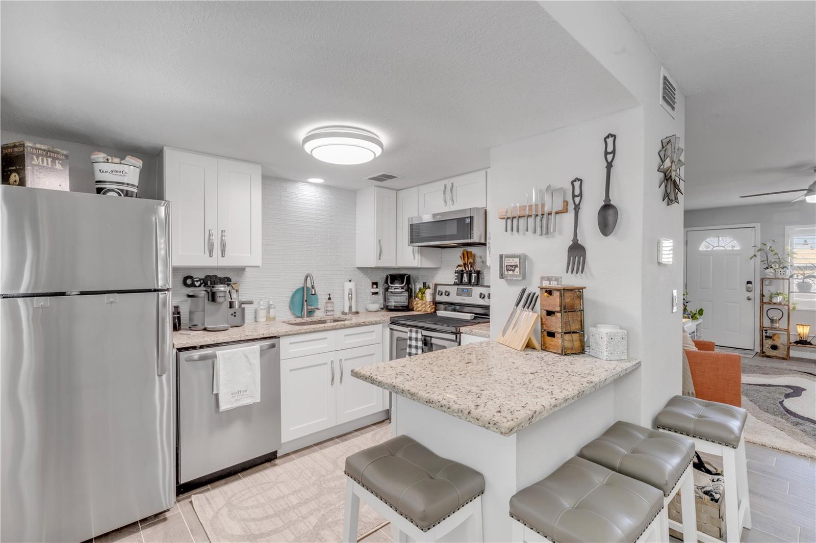 Image 12 of 43 For 10 Lynnhurst Drive 101