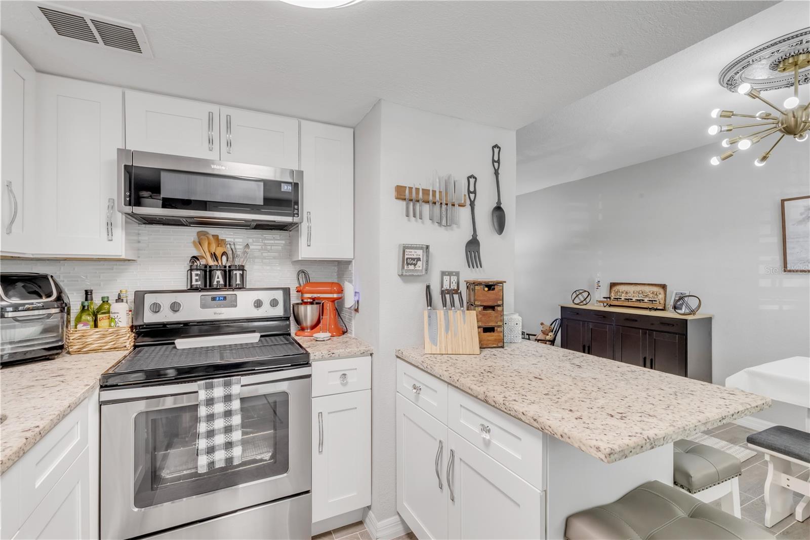 Image 14 of 43 For 10 Lynnhurst Drive 101