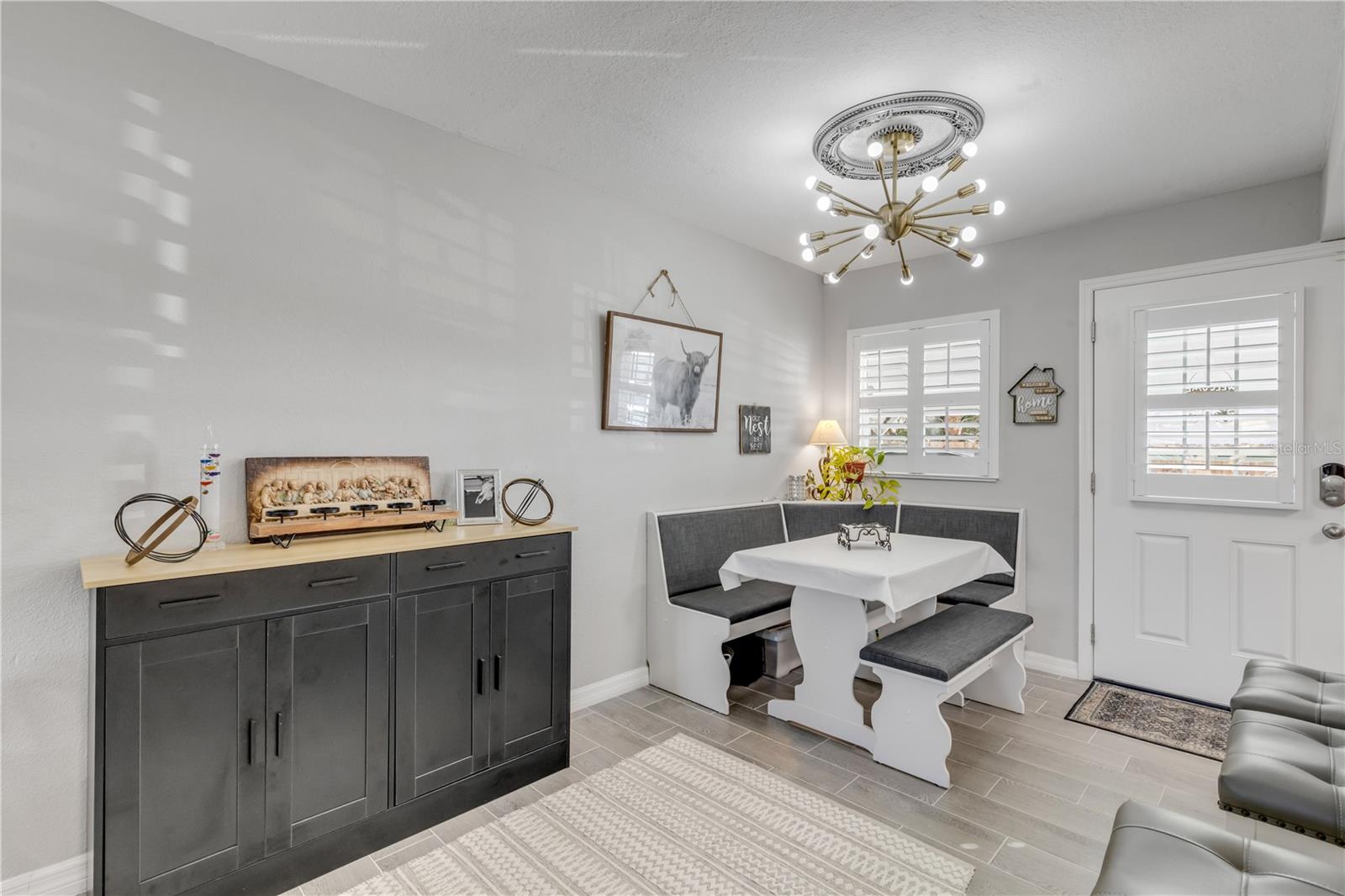 Image 18 of 43 For 10 Lynnhurst Drive 101