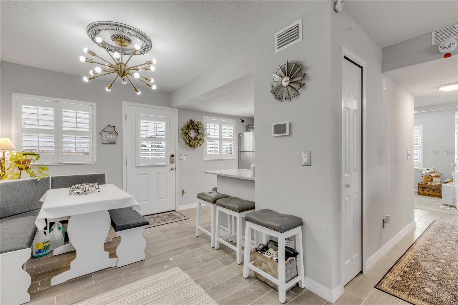 Image 19 of 43 For 10 Lynnhurst Drive 101