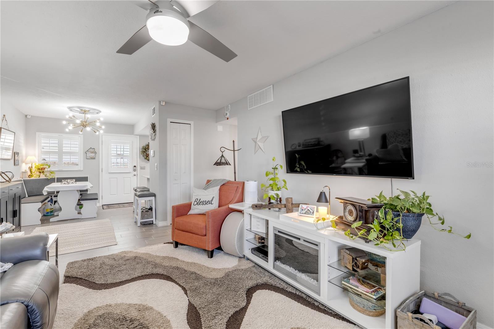 Image 23 of 43 For 10 Lynnhurst Drive 101