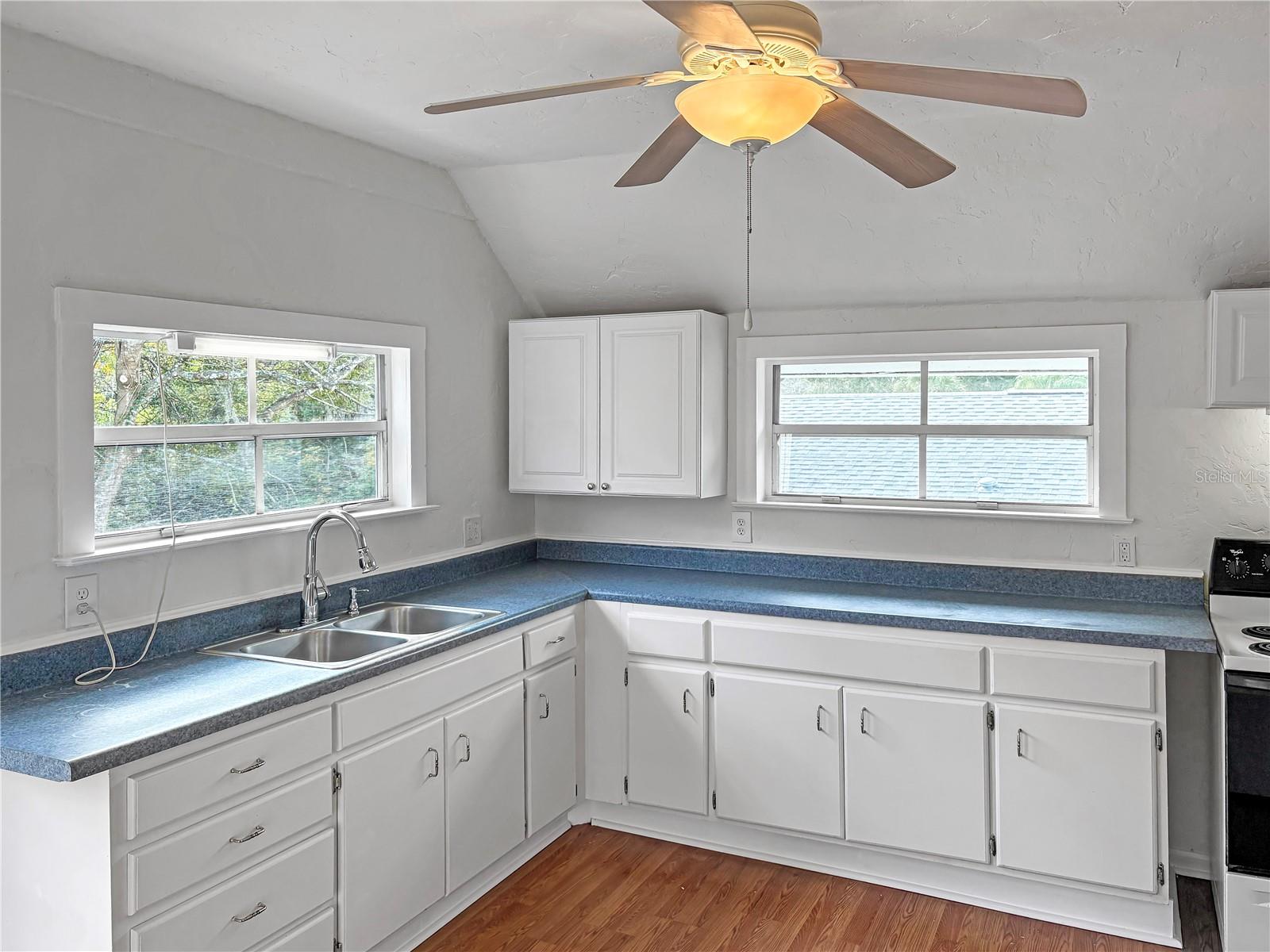 Image 14 of 28 For 714 Downing Street