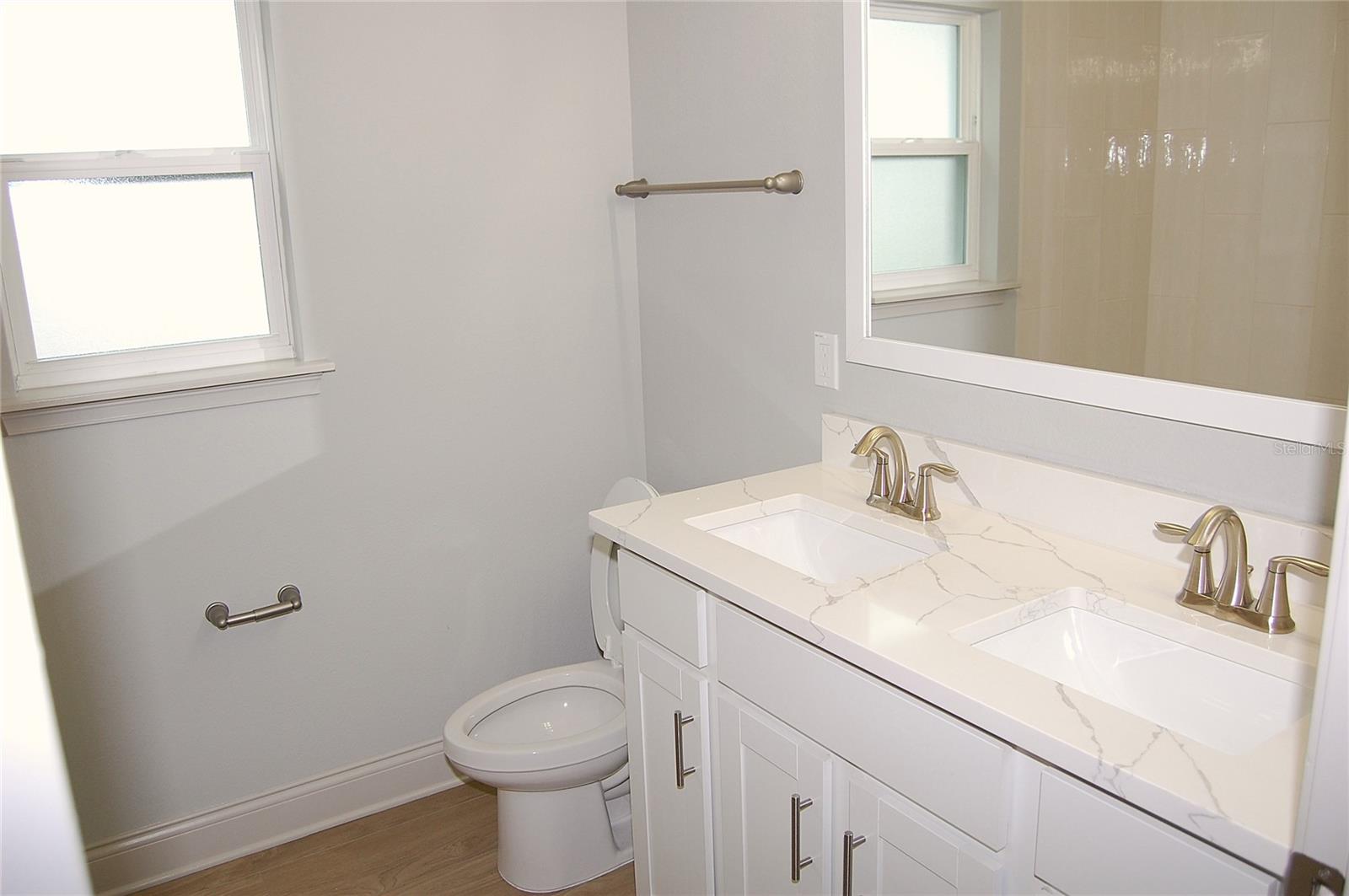 Image 11 of 19 For 377 Palm Drive