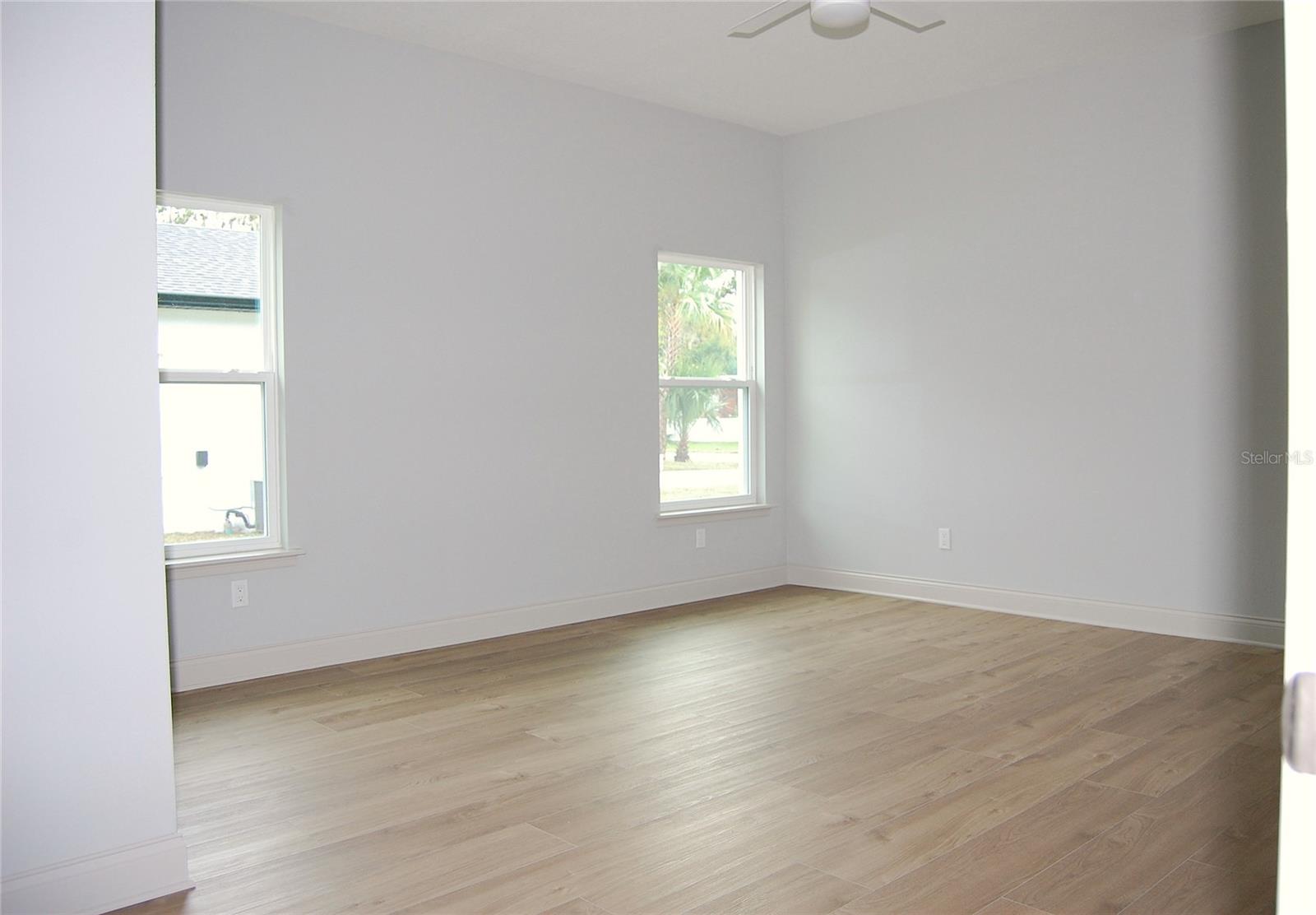 Image 5 of 19 For 377 Palm Drive