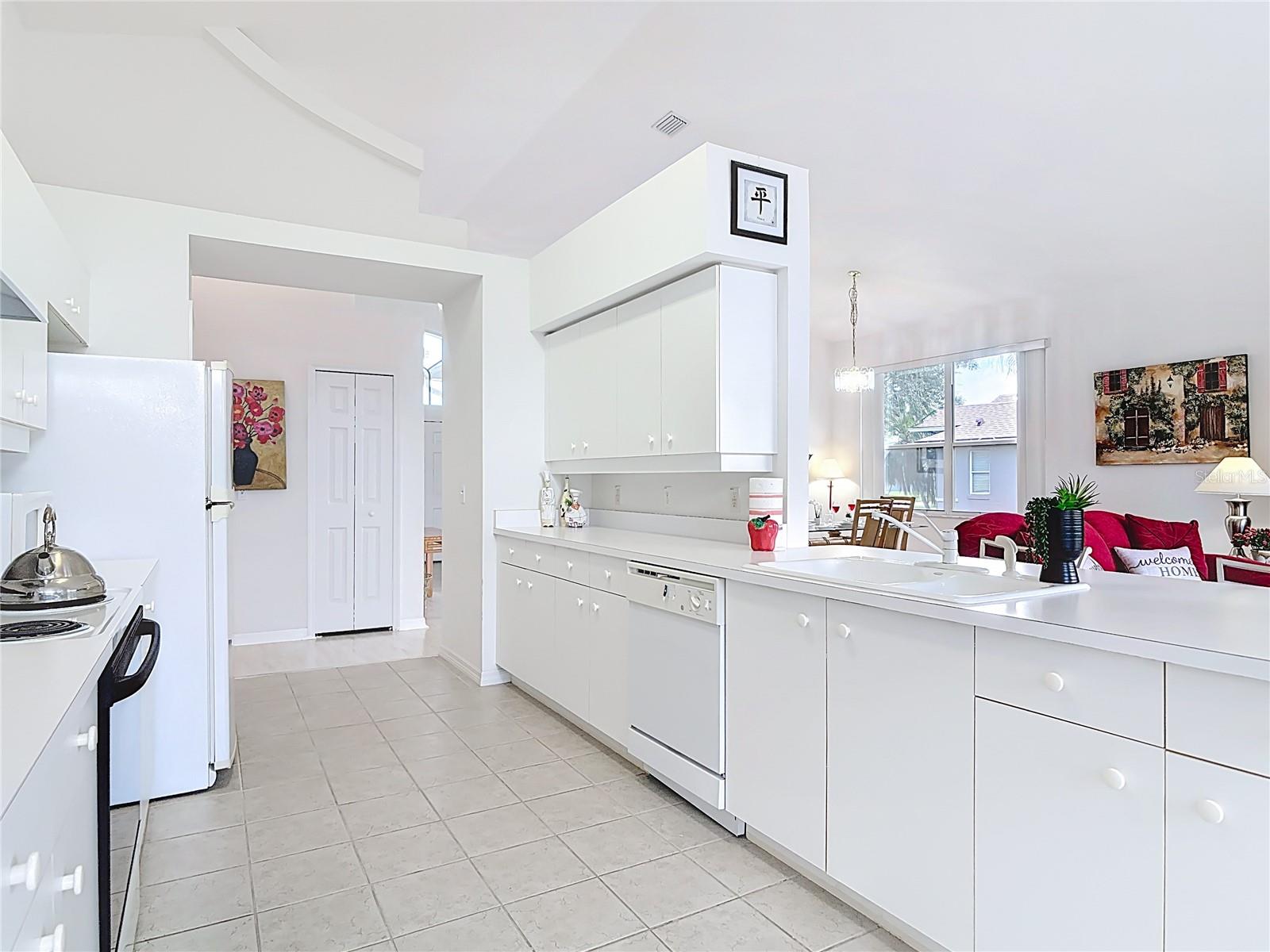 Image 25 of 65 For 1809 Forough Circle