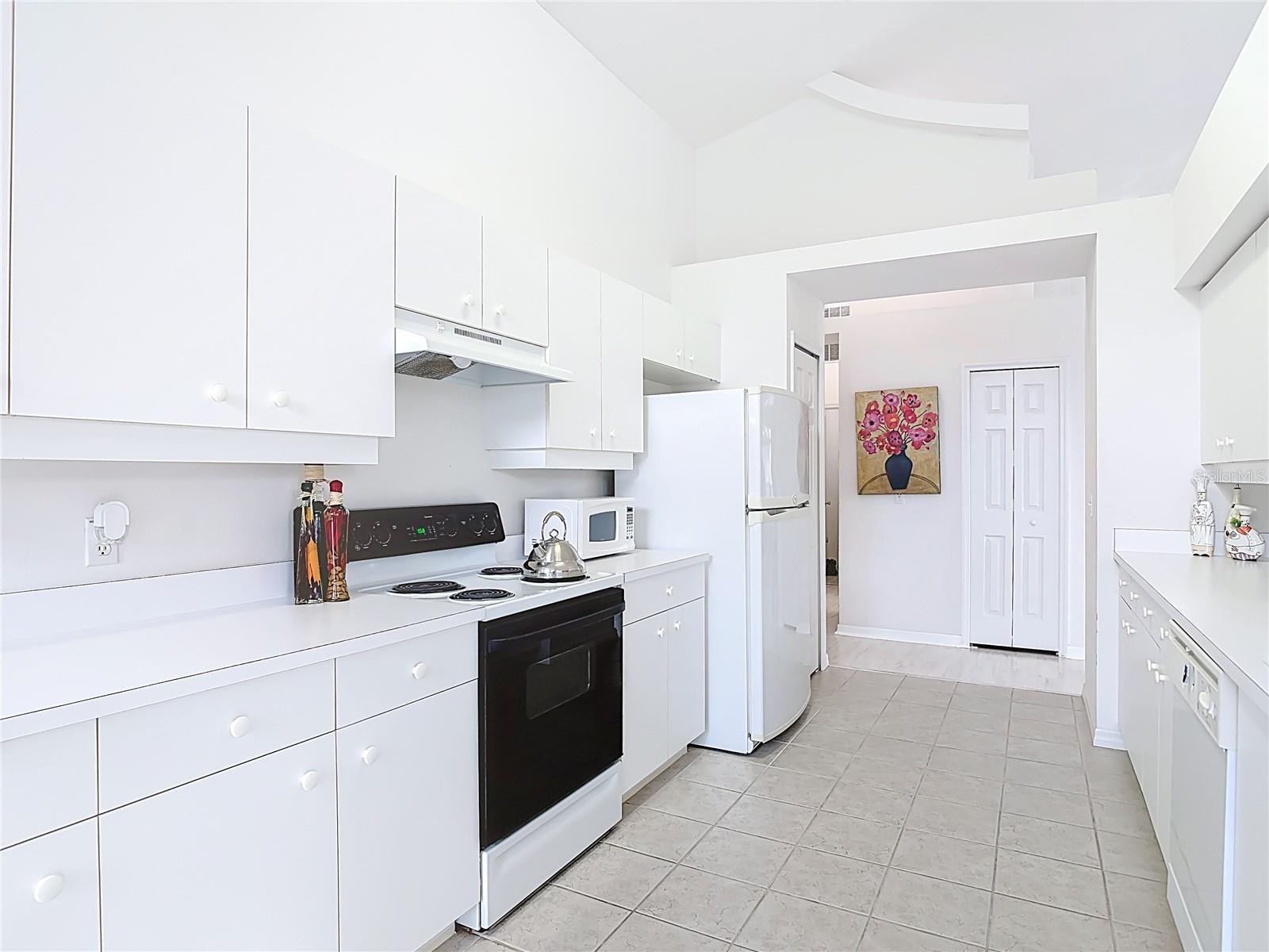 Image 26 of 65 For 1809 Forough Circle