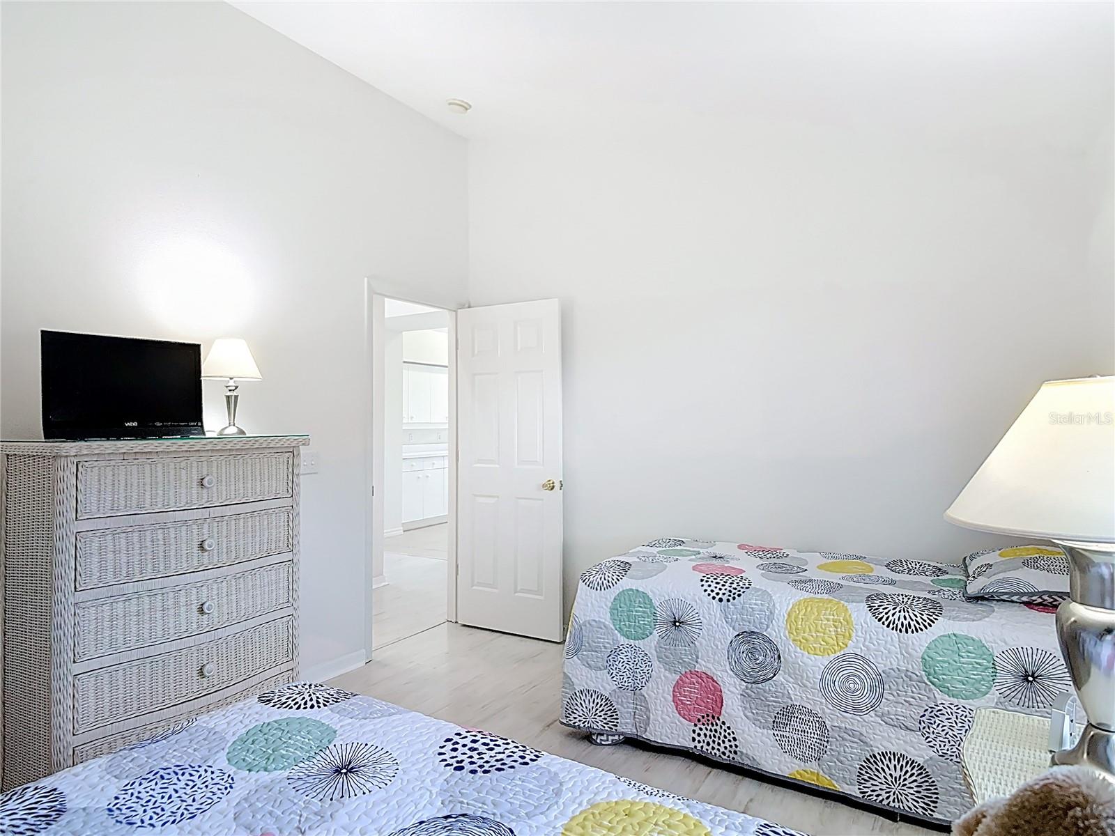 Image 39 of 65 For 1809 Forough Circle