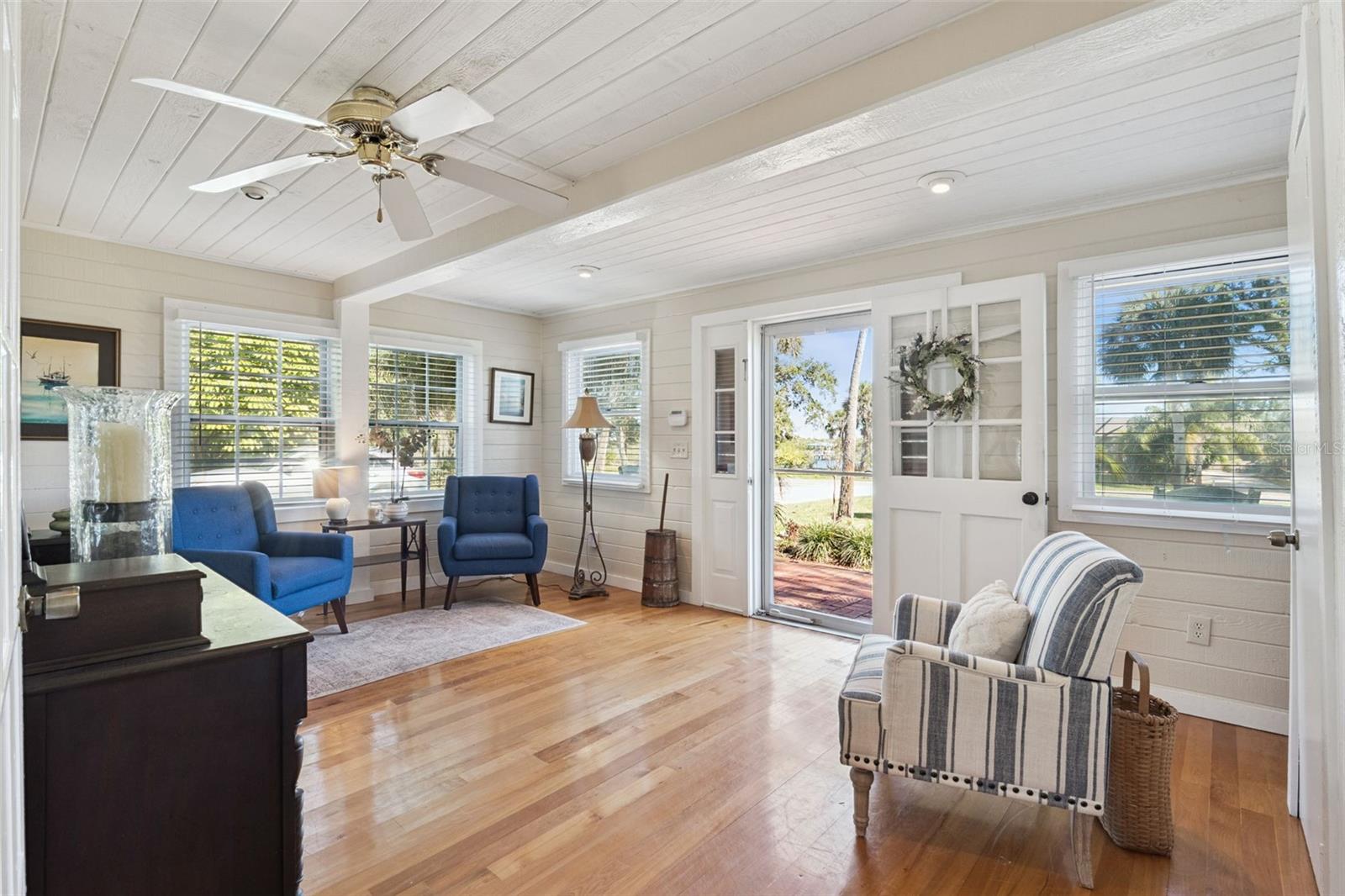 Image 10 of 71 For 932 Riverside Drive