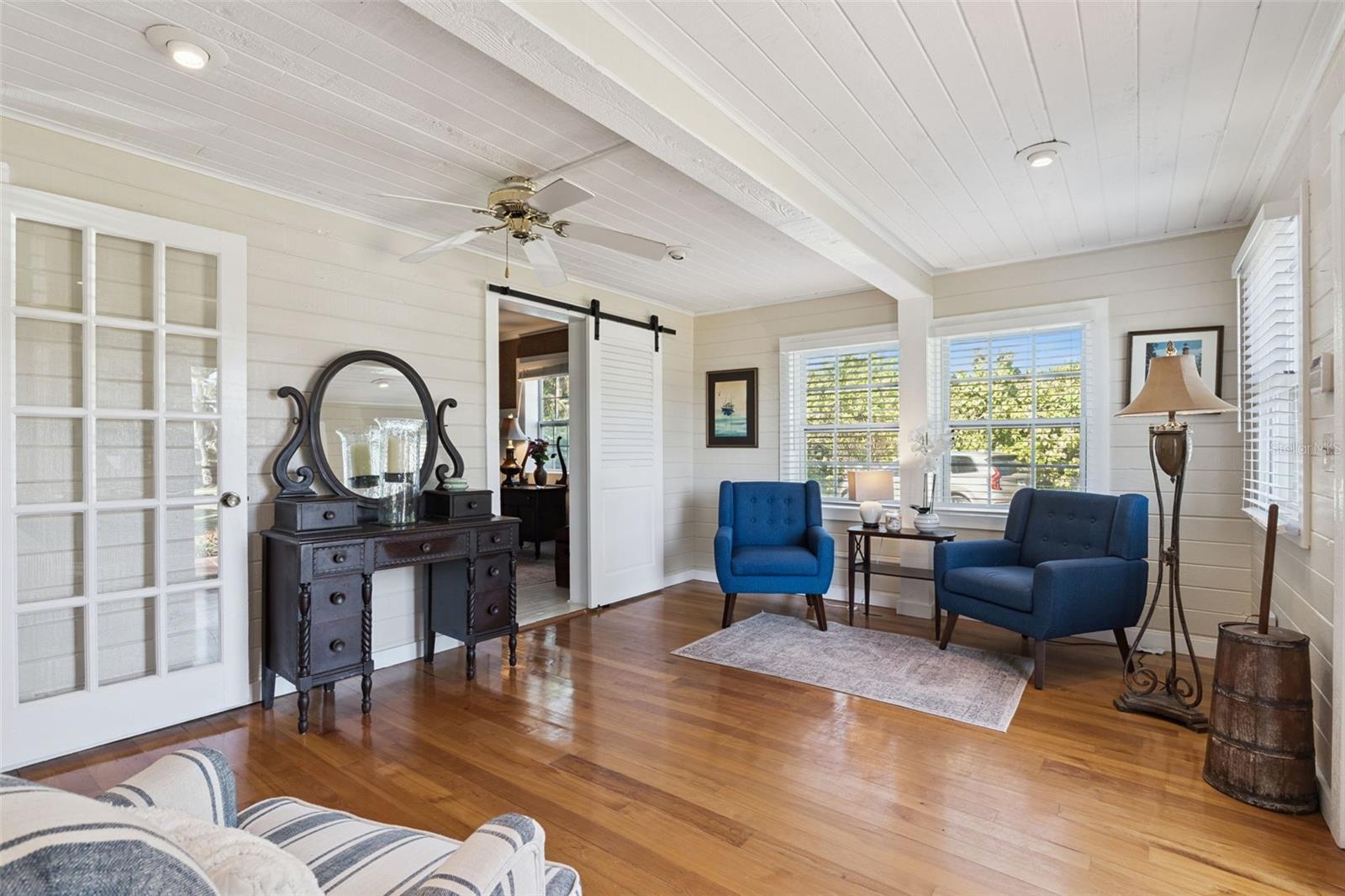 Image 11 of 71 For 932 Riverside Drive