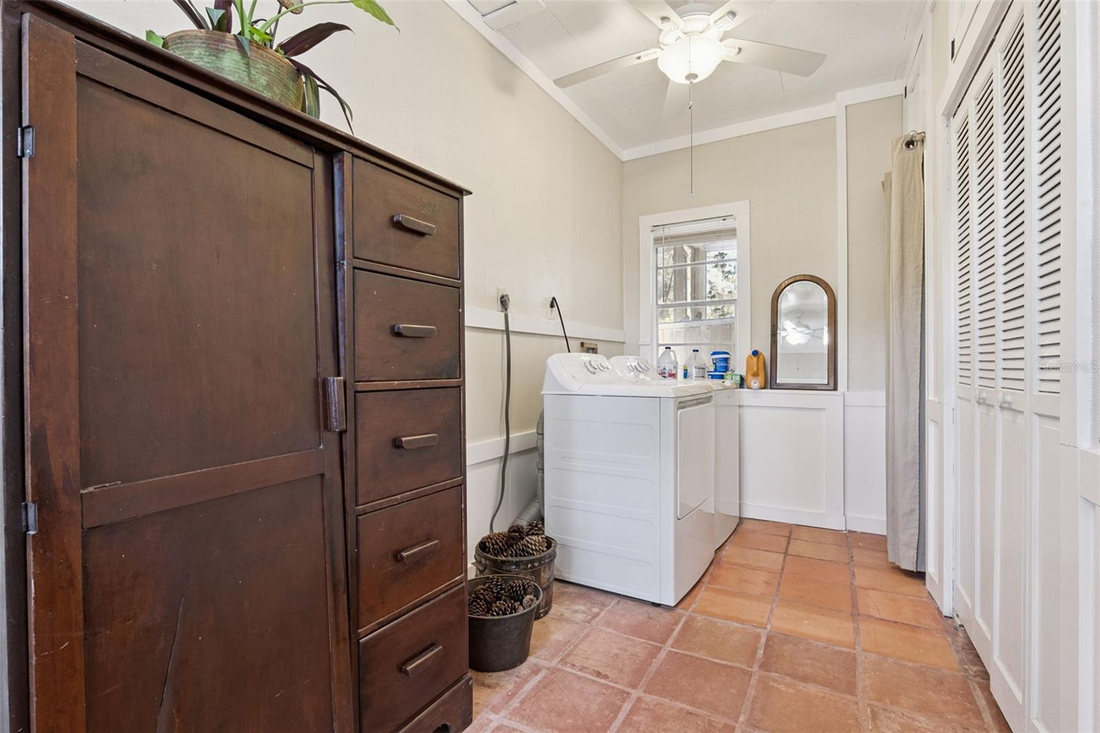 Image 20 of 71 For 932 Riverside Drive