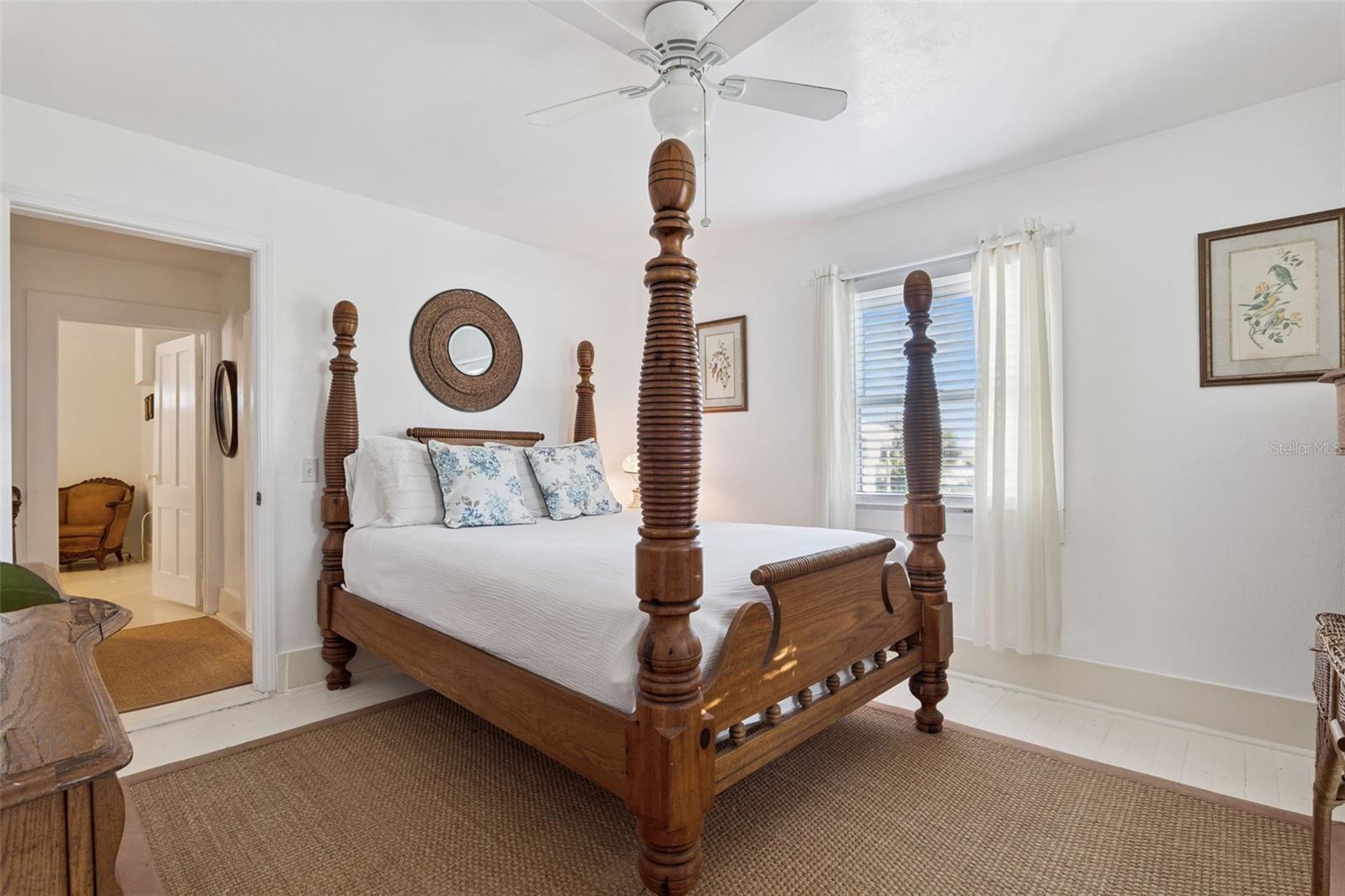 Image 29 of 71 For 932 Riverside Drive