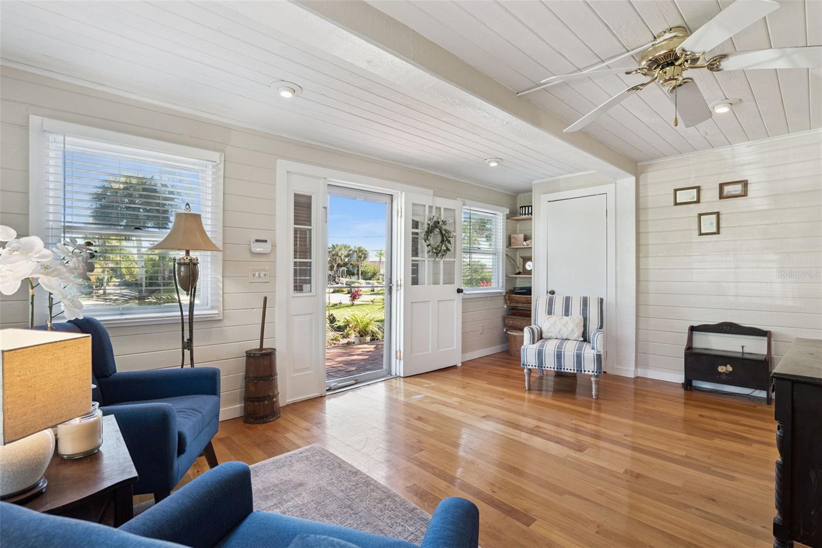 Image 4 of 71 For 932 Riverside Drive