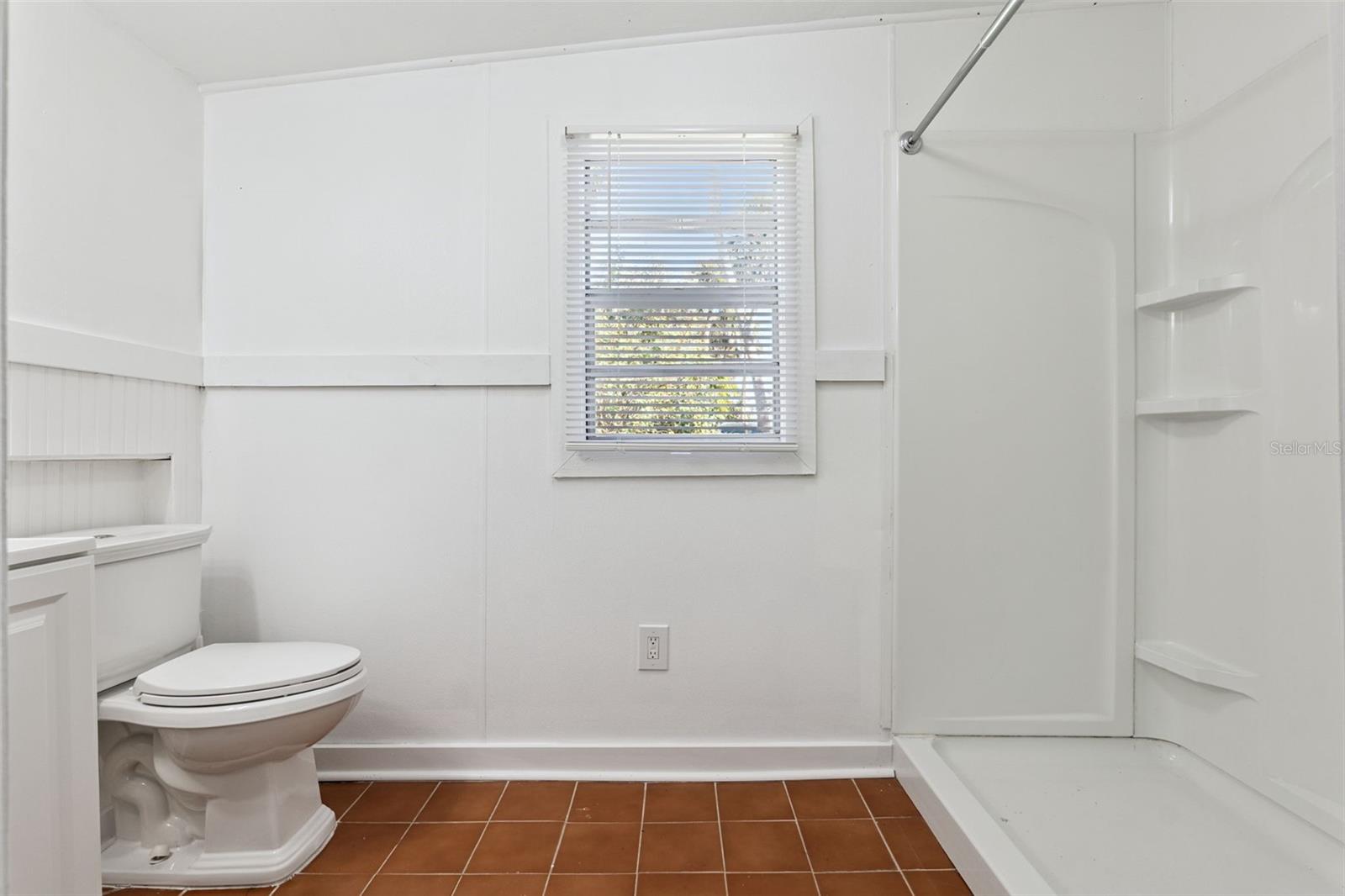 Image 43 of 71 For 932 Riverside Drive