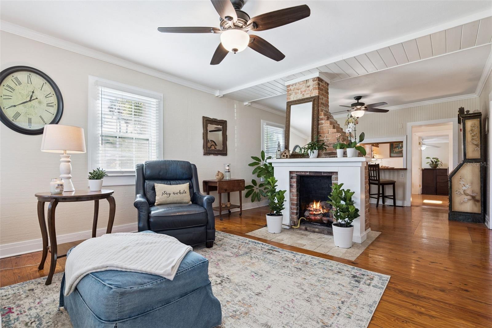 Image 5 of 71 For 932 Riverside Drive