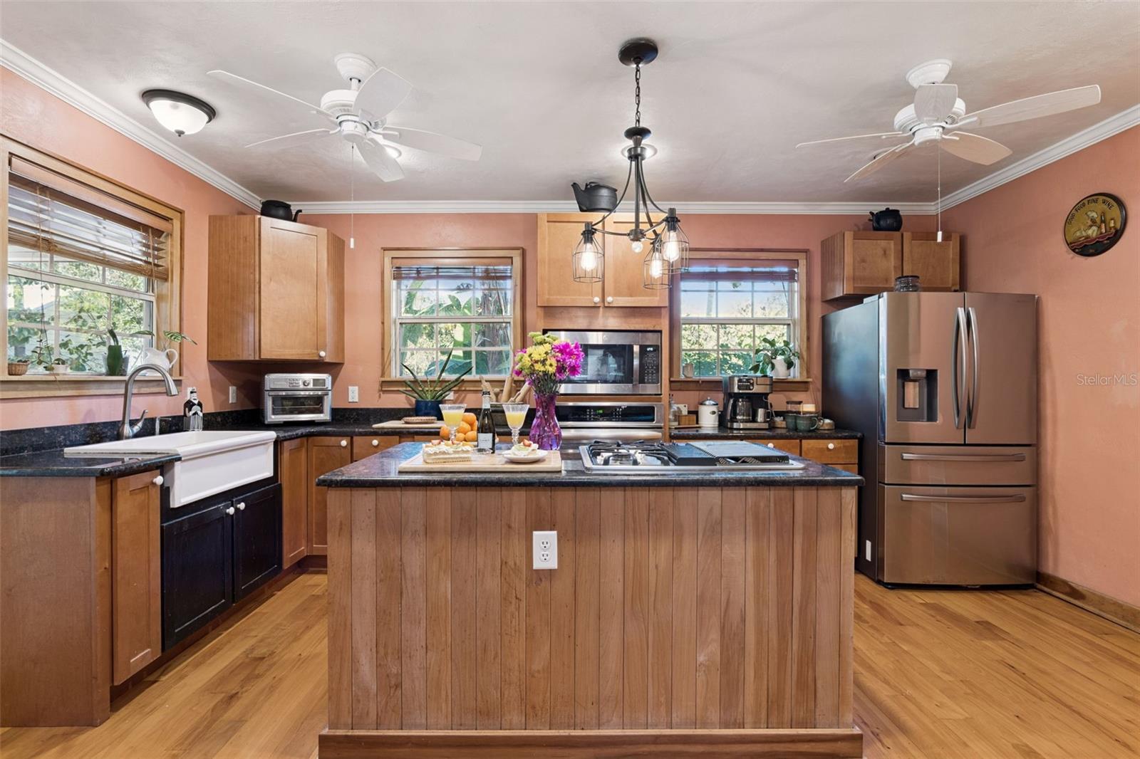 Image 7 of 71 For 932 Riverside Drive