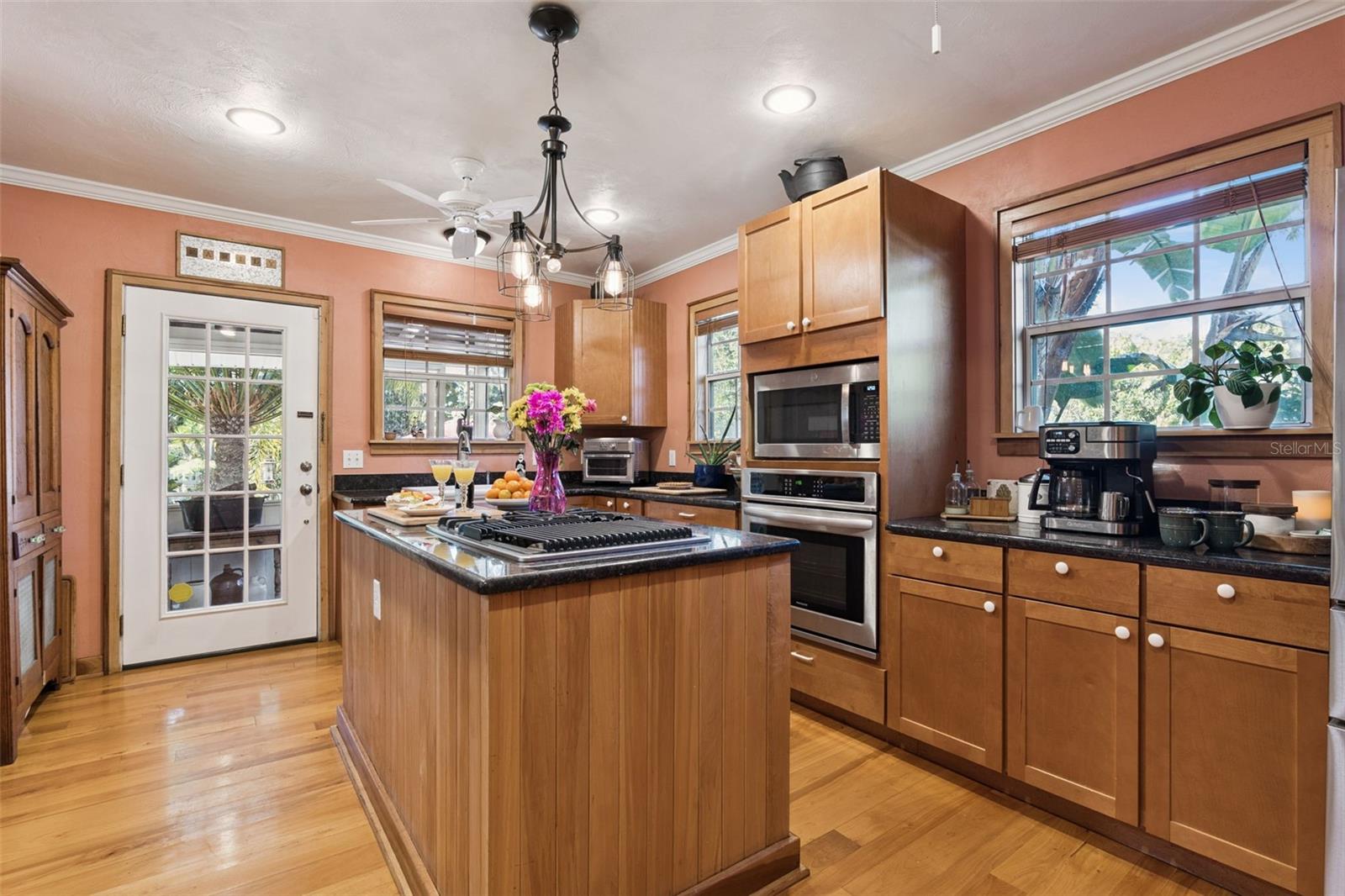 Image 8 of 71 For 932 Riverside Drive