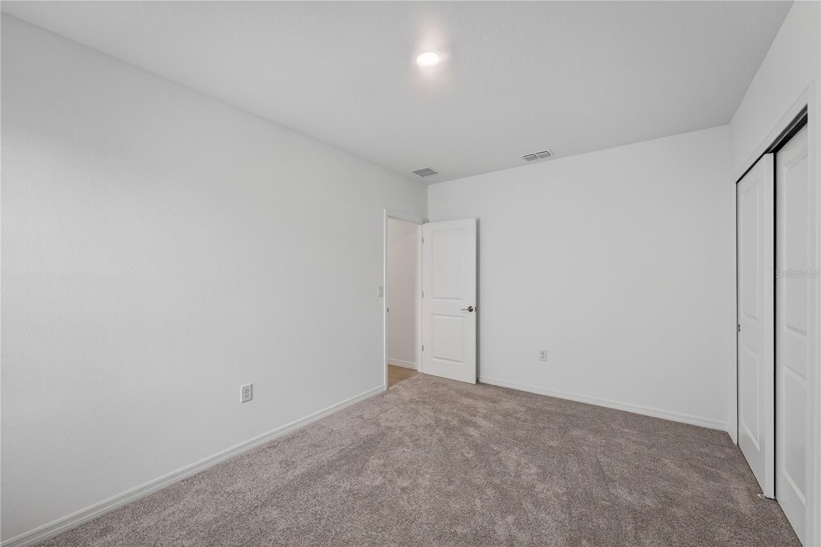 Image 11 of 63 For 317 River Front Way