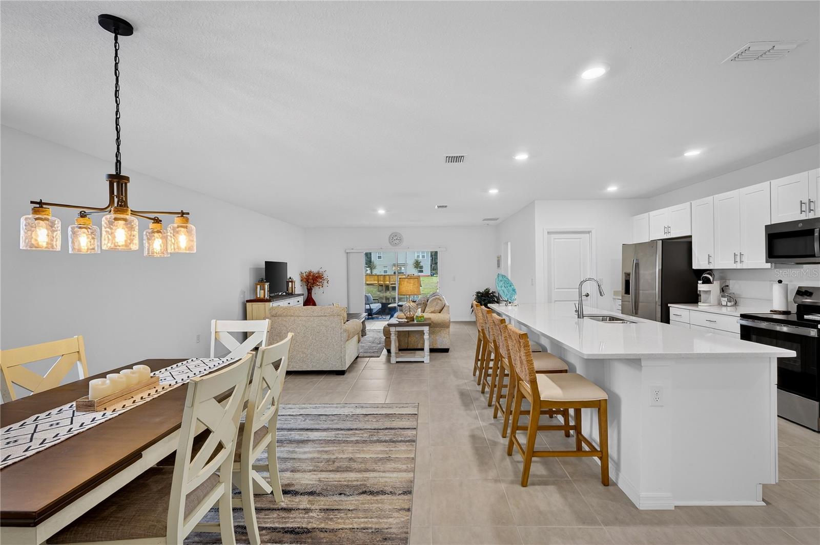 Image 14 of 63 For 317 River Front Way