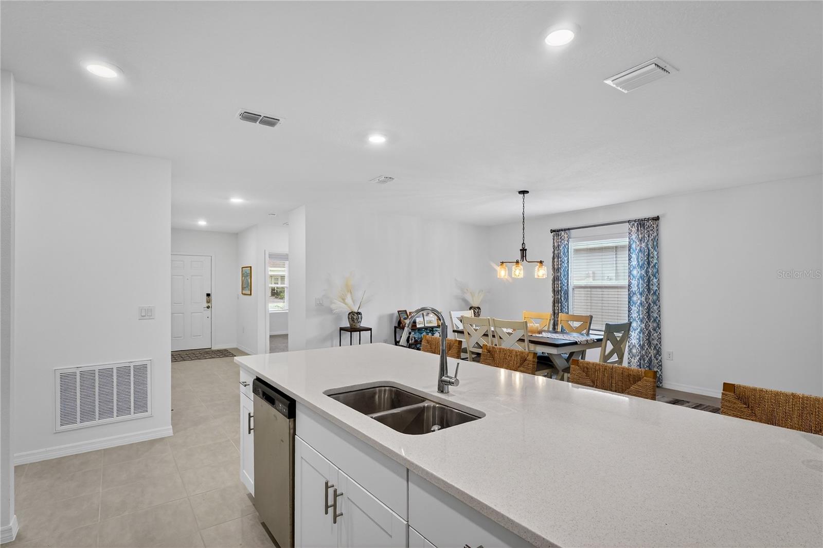 Image 18 of 63 For 317 River Front Way